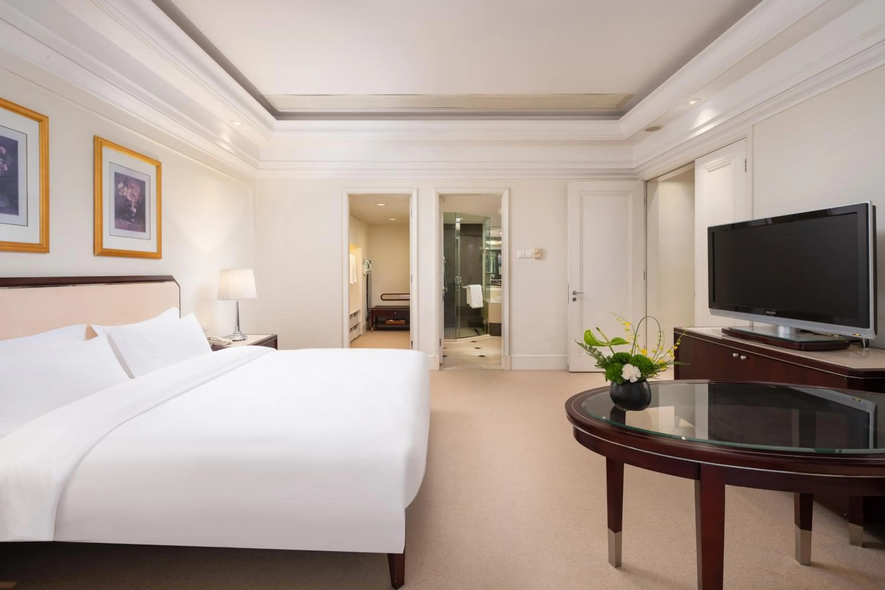 Bed in Parklane Hotel Changan