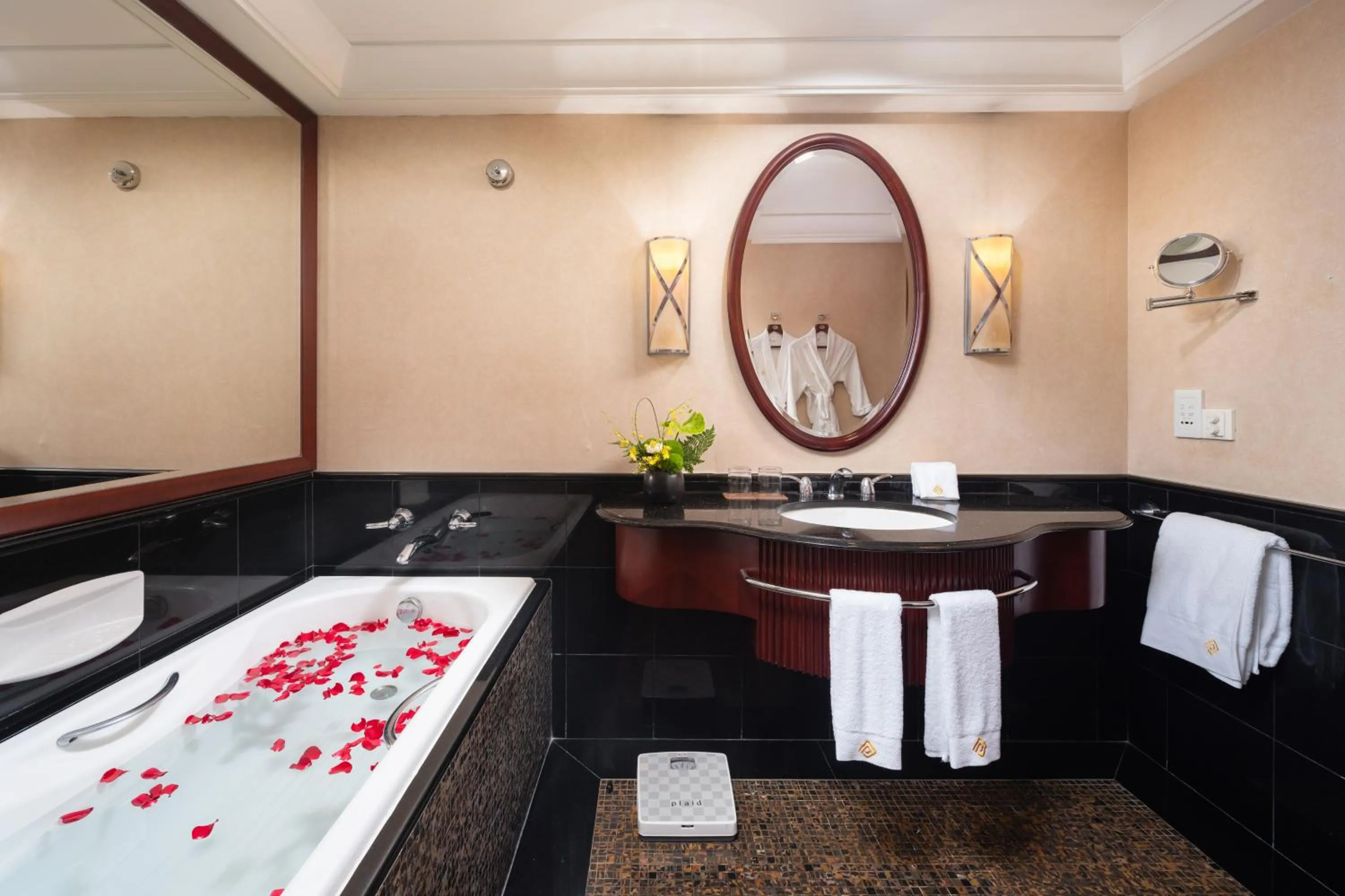 Bed in Parklane Hotel Changan