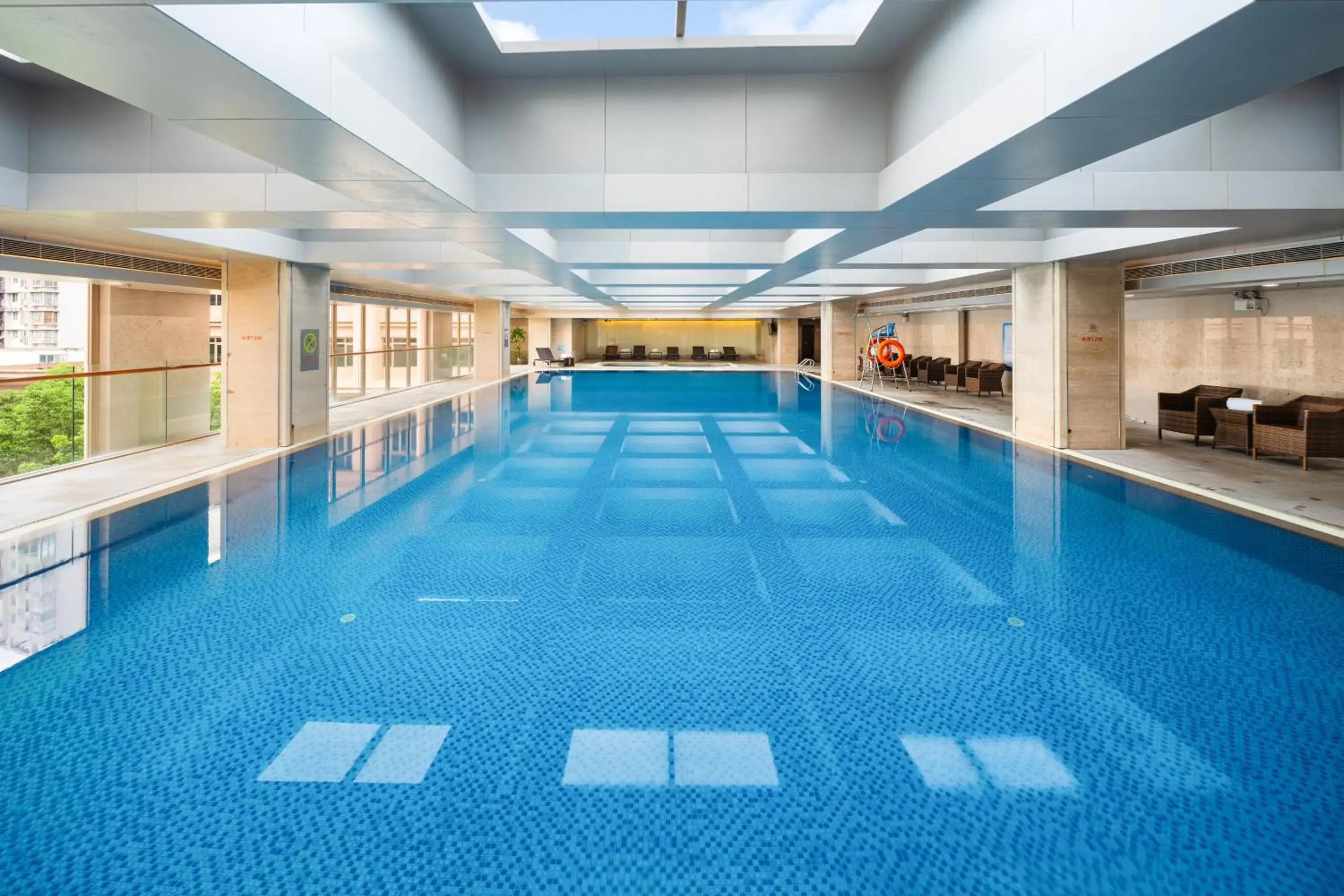 Swimming pool in Parklane Hotel Changan Swimming pool in Parklane Hotel Changan