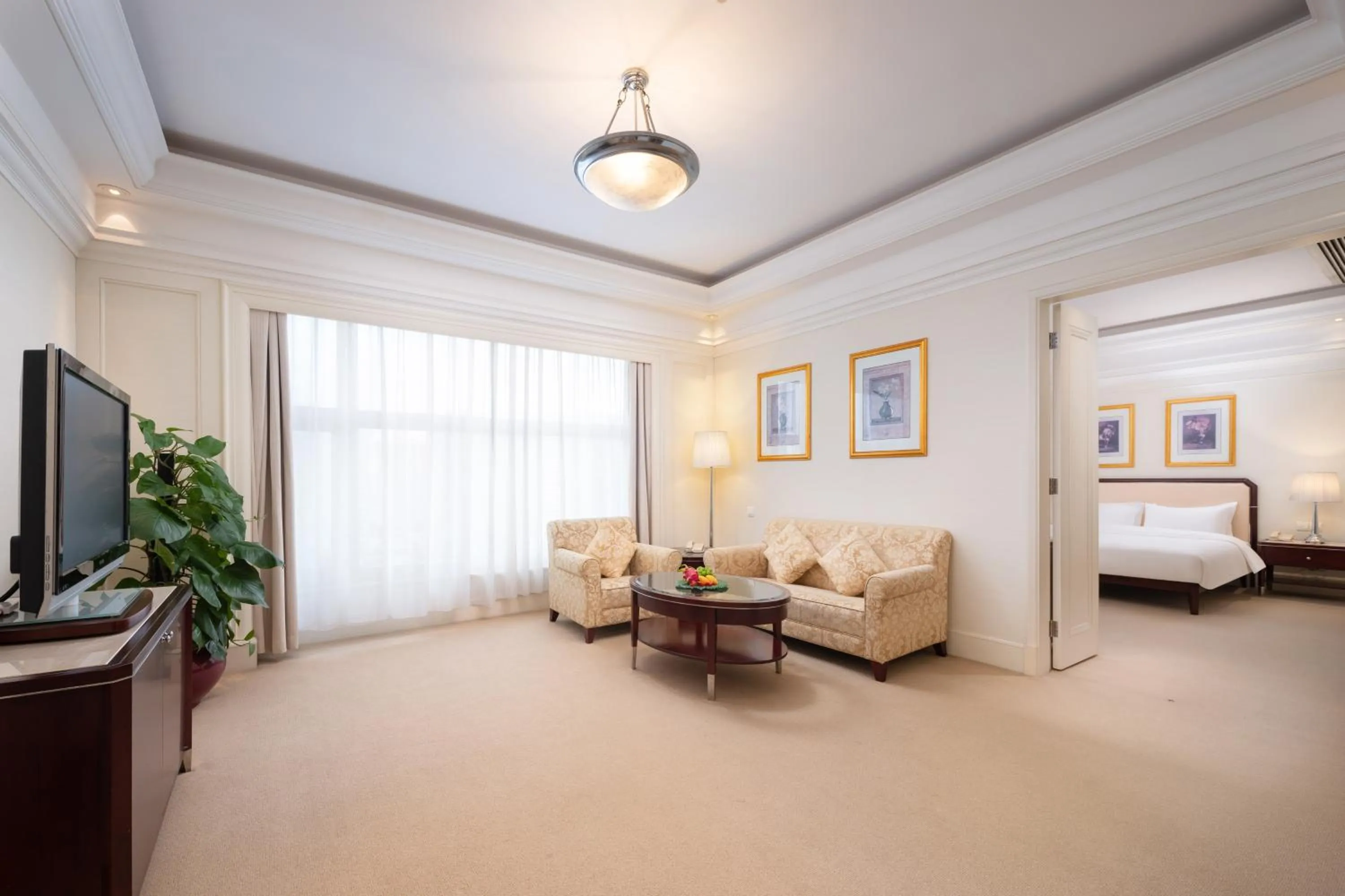 Bed in Parklane Hotel Changan