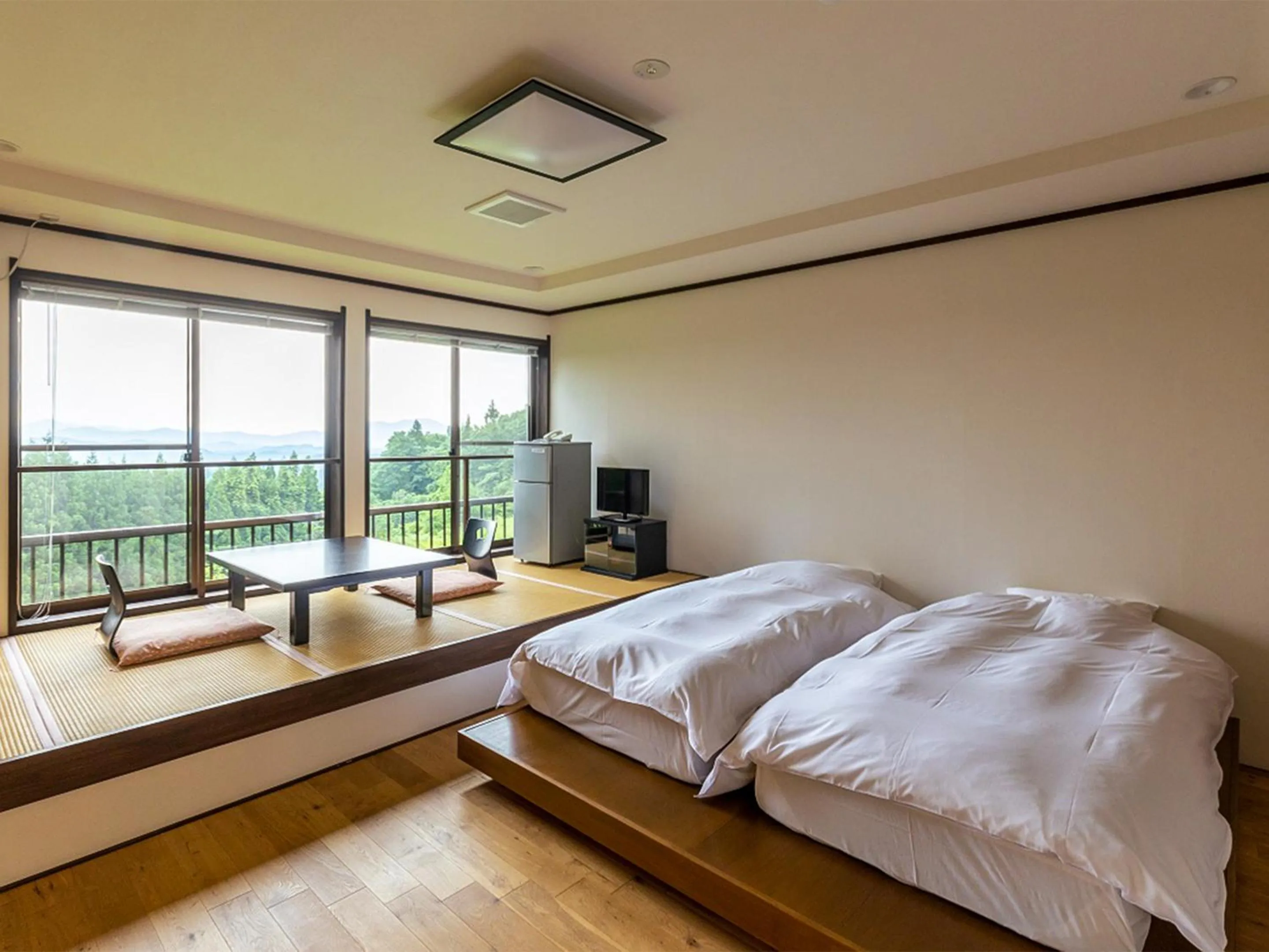 Photo of the whole room, Bed in Auberge 醸す森 "kamosu mori"