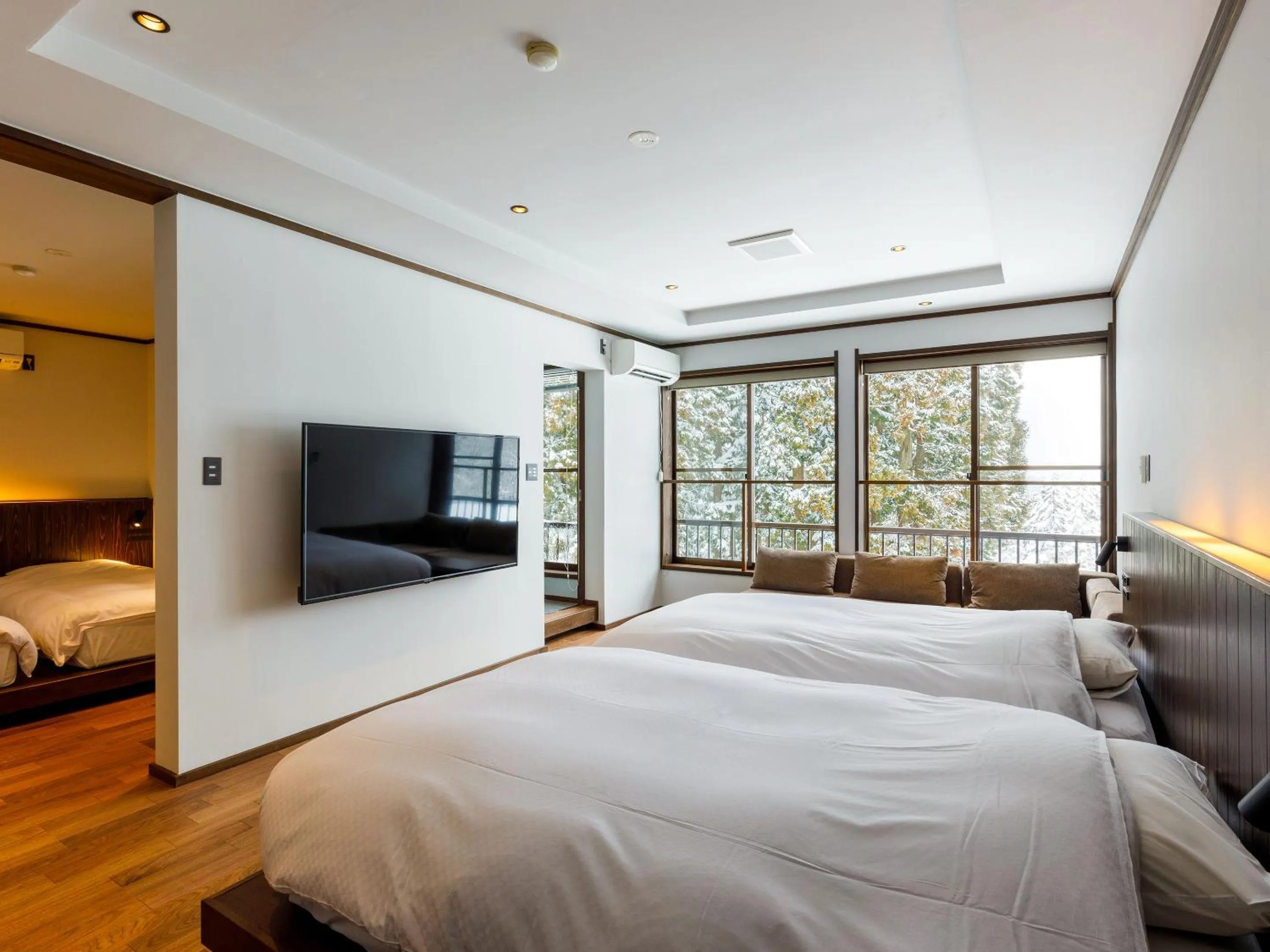 Photo of the whole room, Bed in Auberge 醸す森 "kamosu mori"