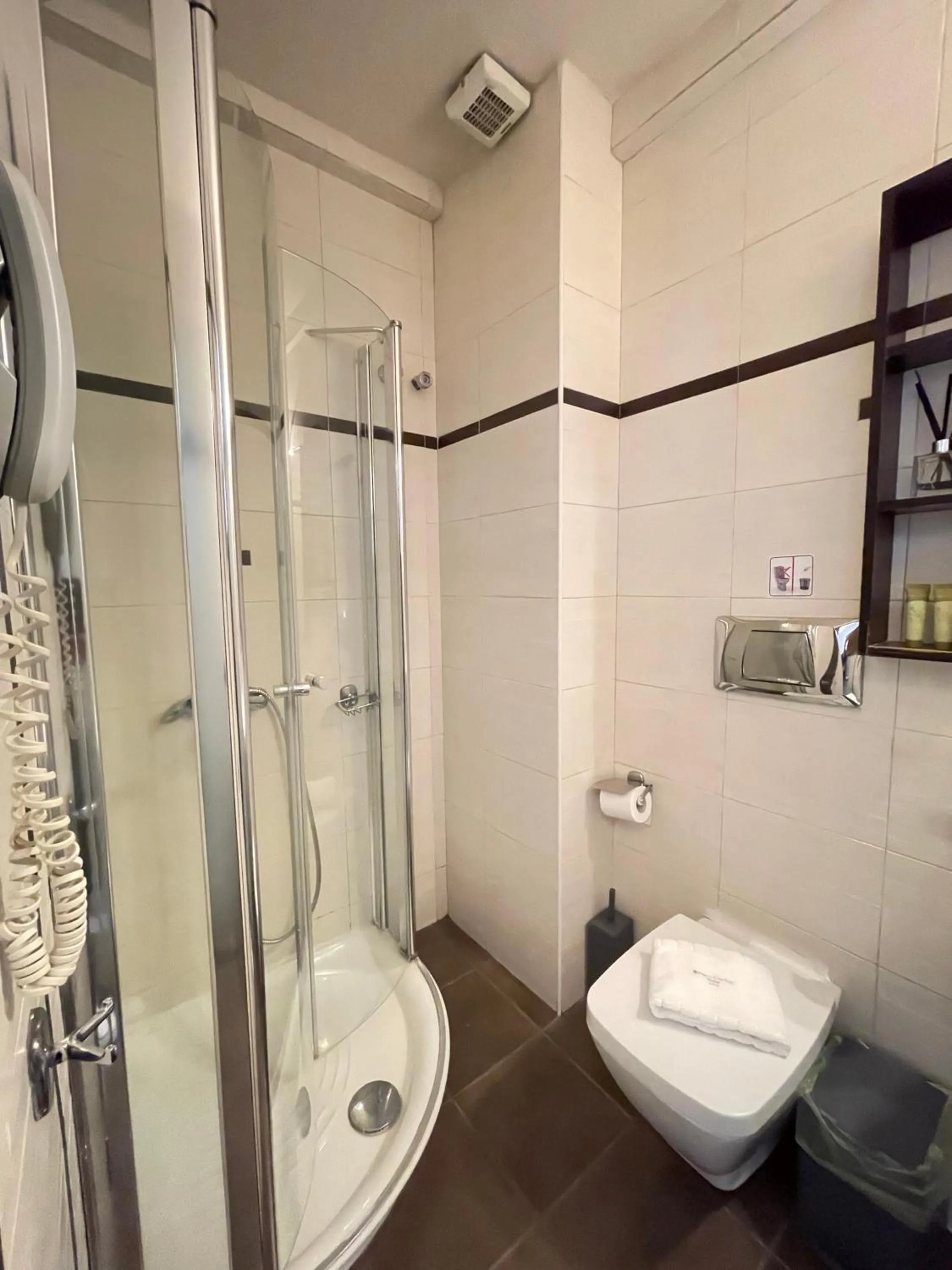 Bathroom in Porto Del Sol Hotel