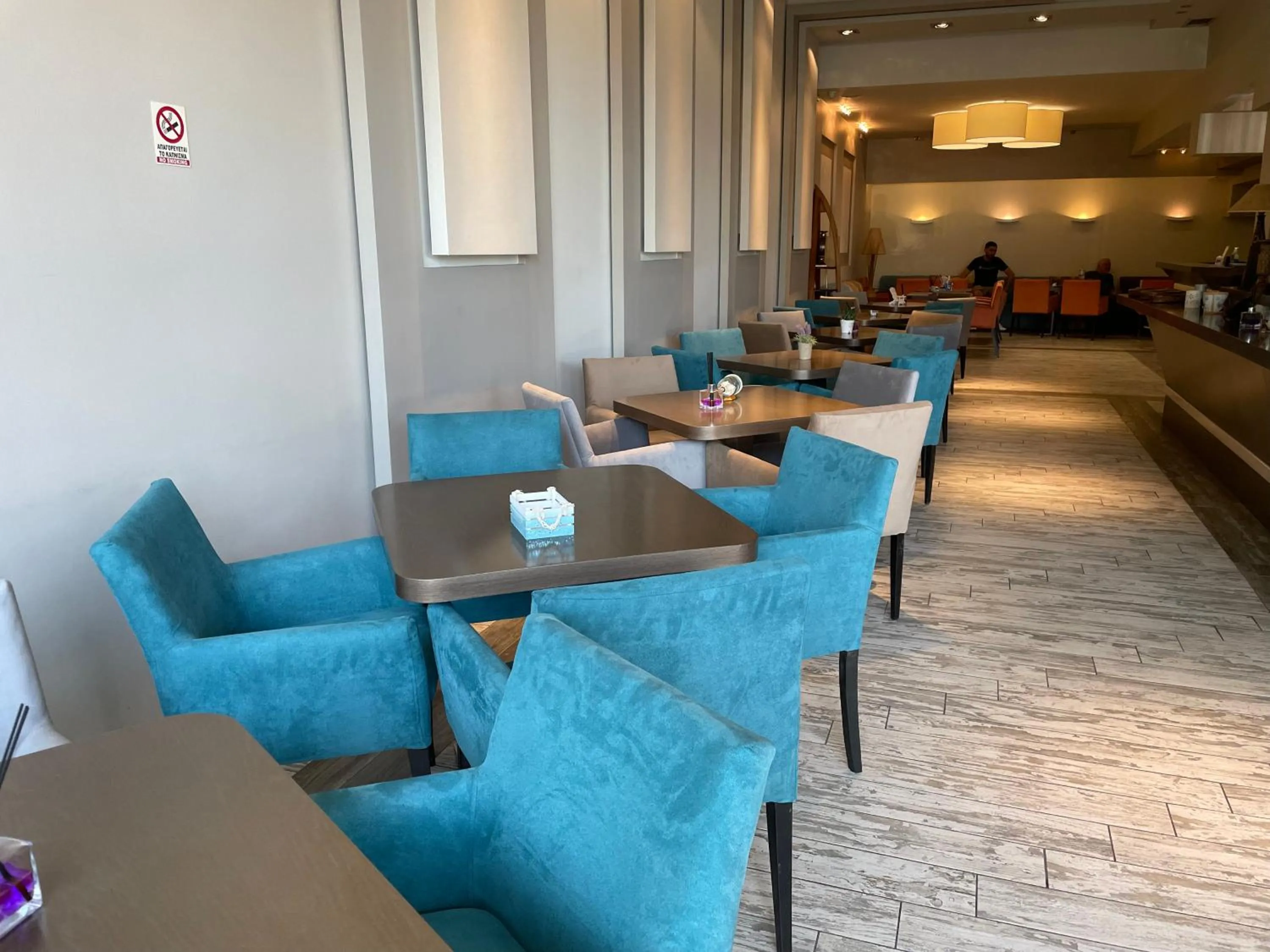 Living room in Porto Del Sol Hotel