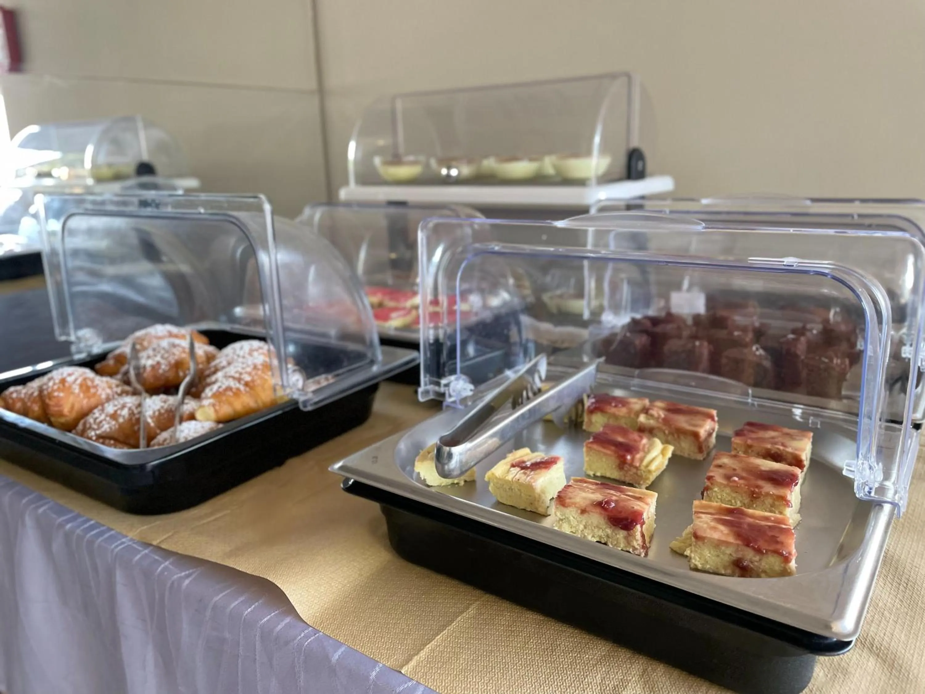Buffet breakfast in Porto Del Sol Hotel