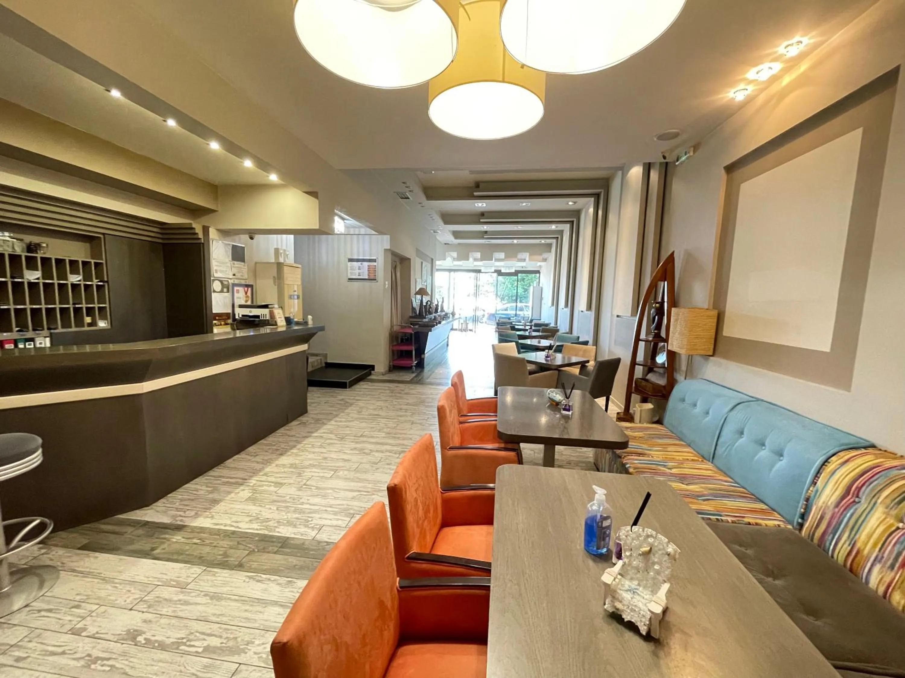 Living room in Porto Del Sol Hotel