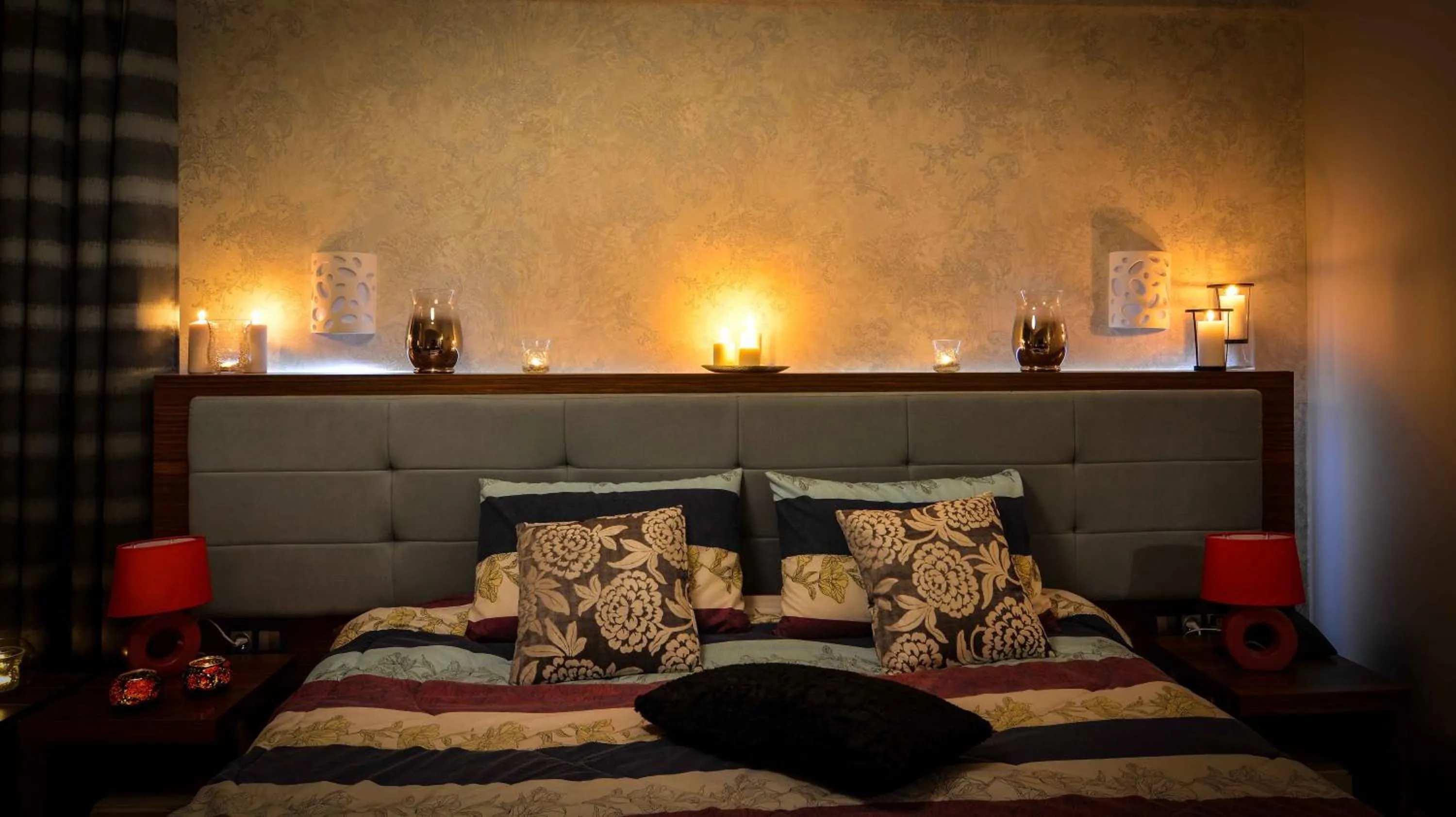 Bed in Porto Del Sol Hotel