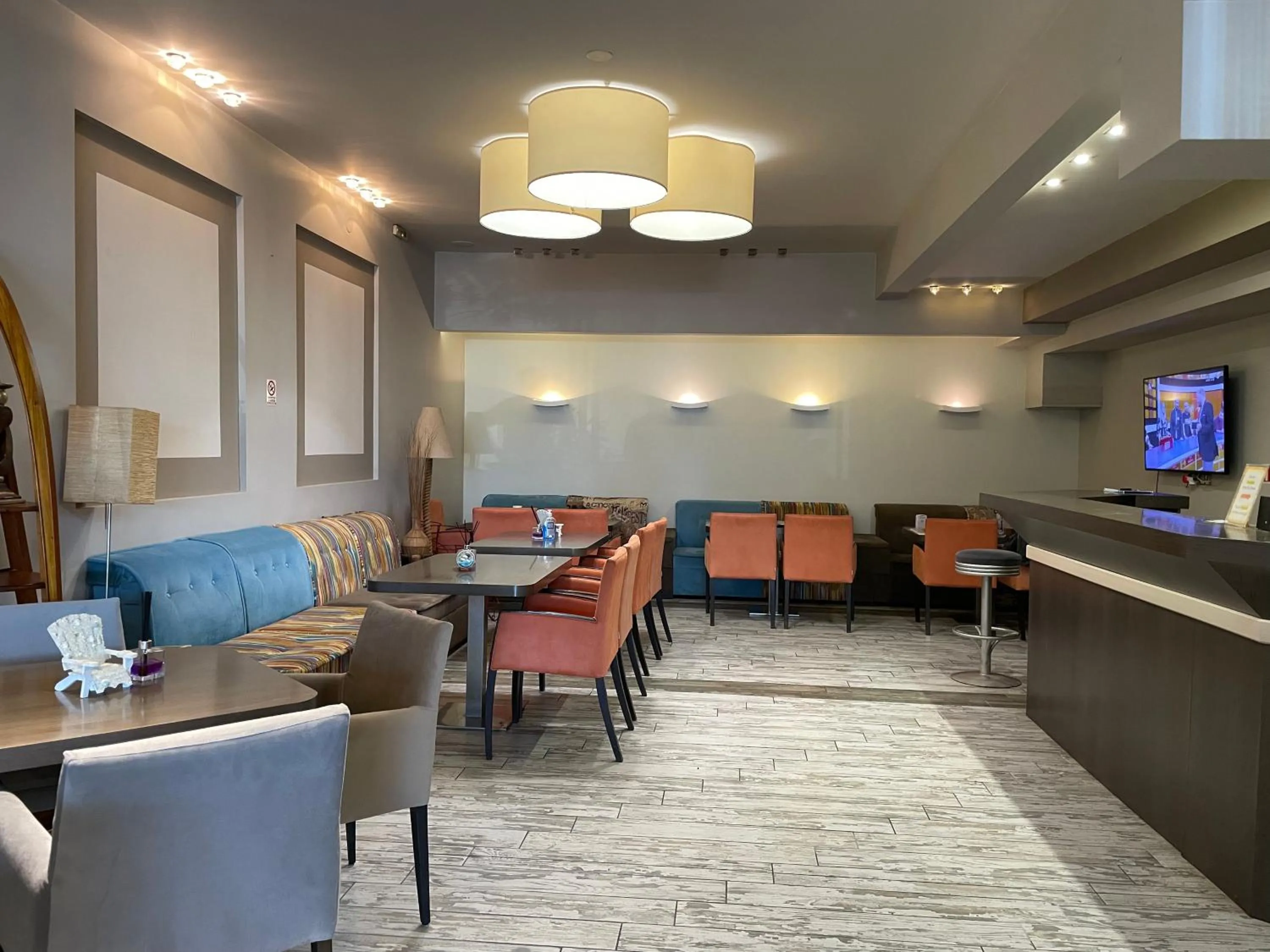 Living room in Porto Del Sol Hotel