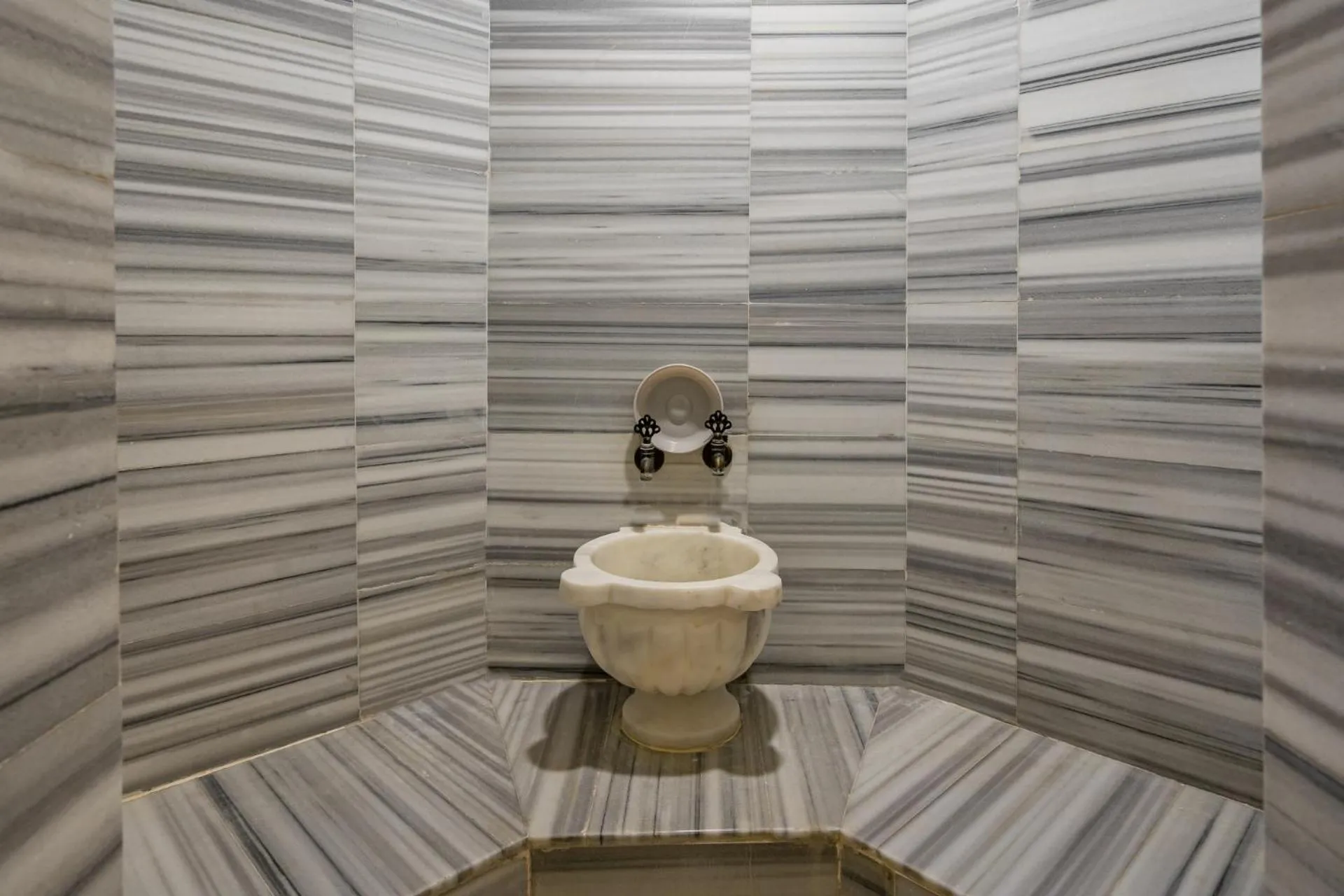 Public Bath in Ugurlu Termal Tatil Köyü