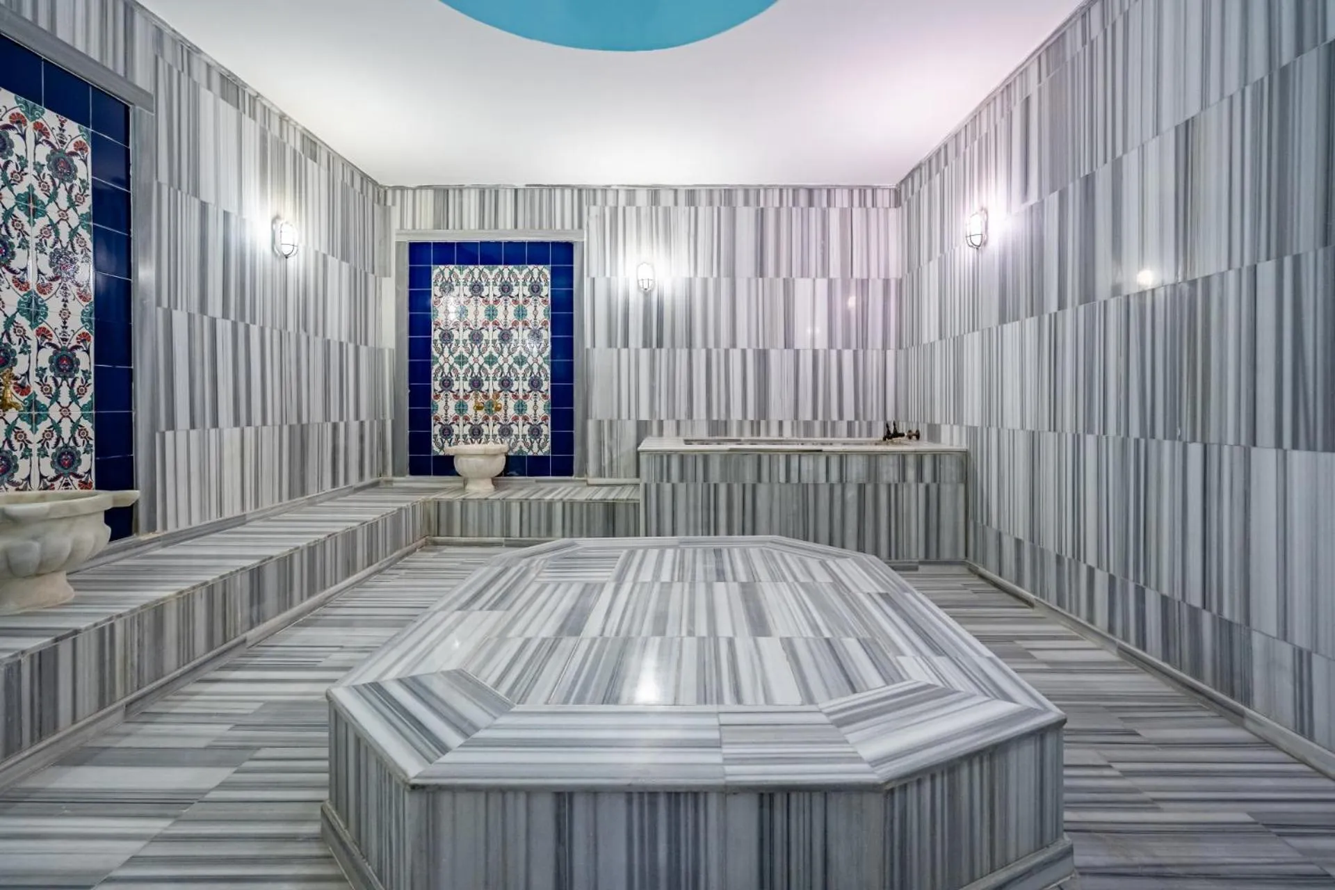 Public Bath in Ugurlu Termal Tatil Köyü