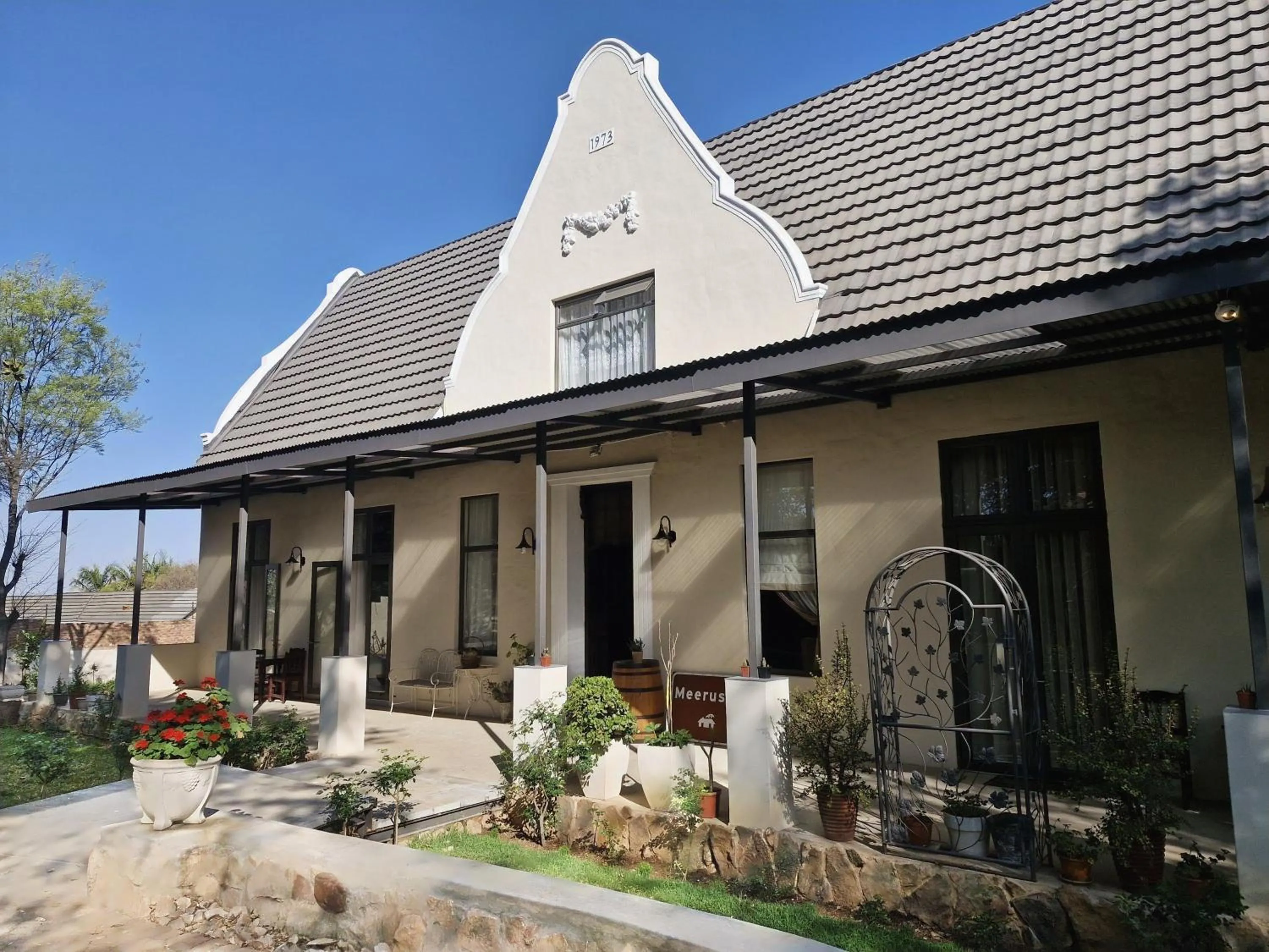 Premier Suite - single occupancy in Le Chateau Guest House and Conference Centre