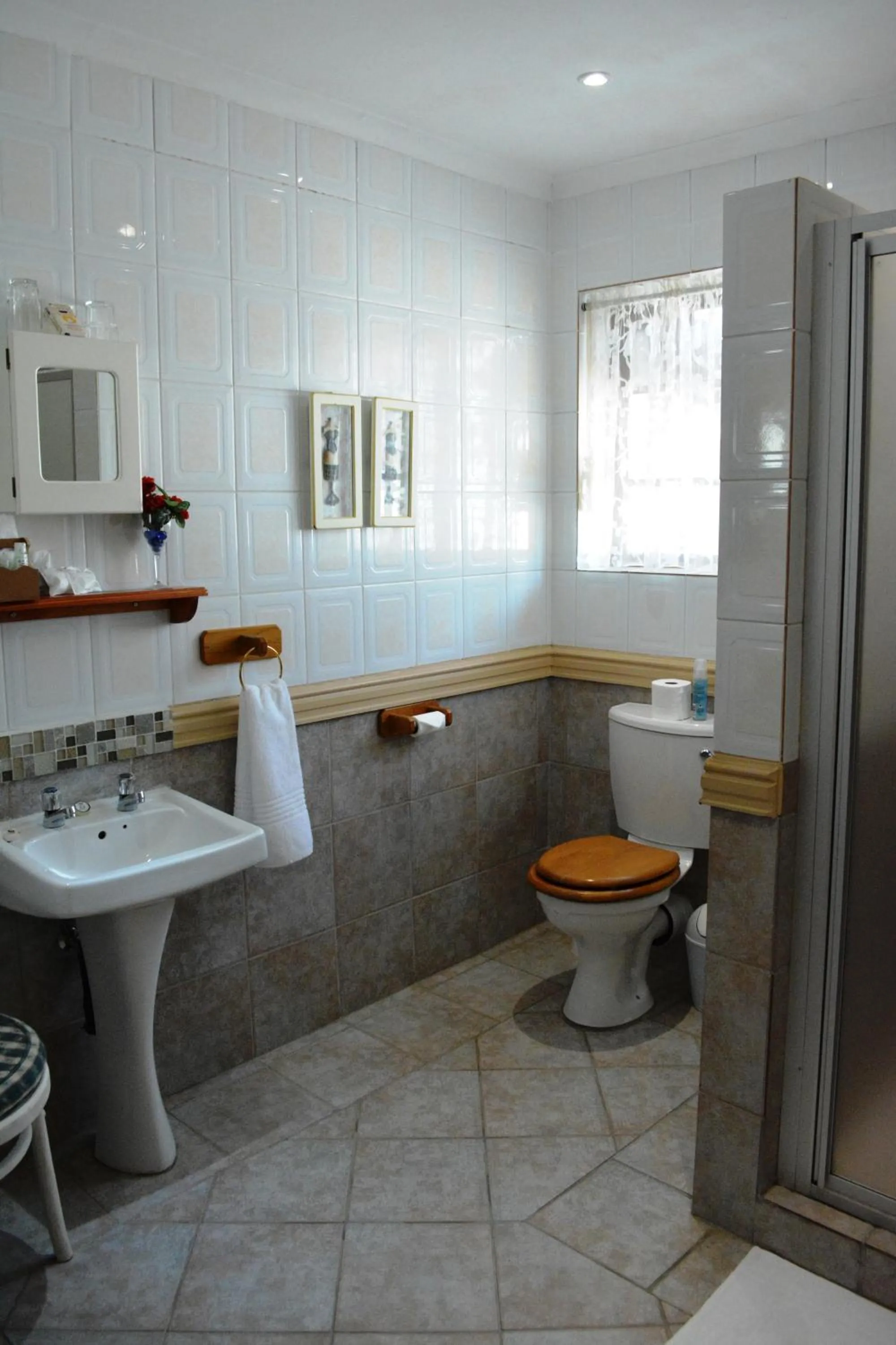 Executive Twin Room in Le Chateau Guest House and Conference Centre