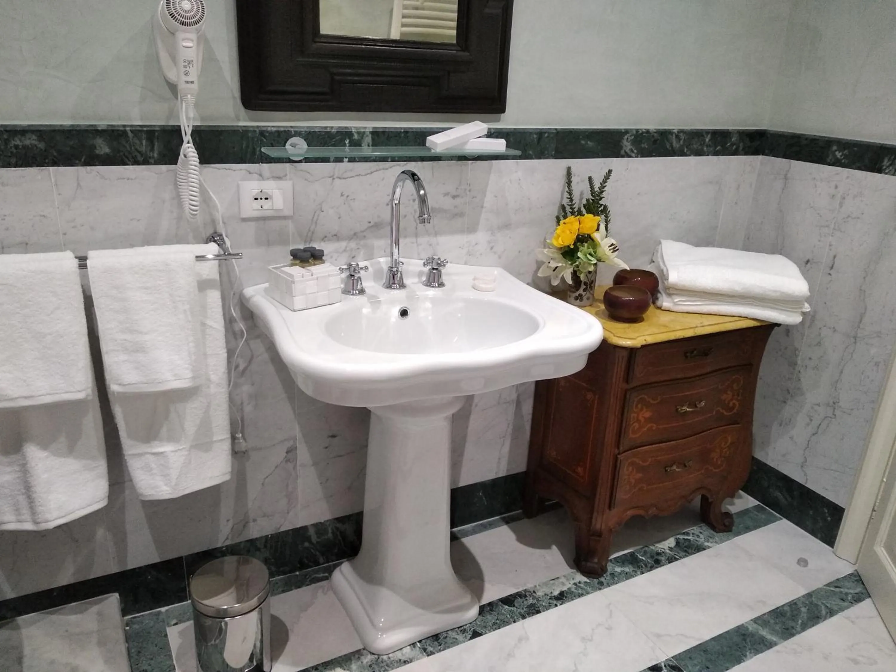 Bathroom in B&B "La Bottega d'Arte"