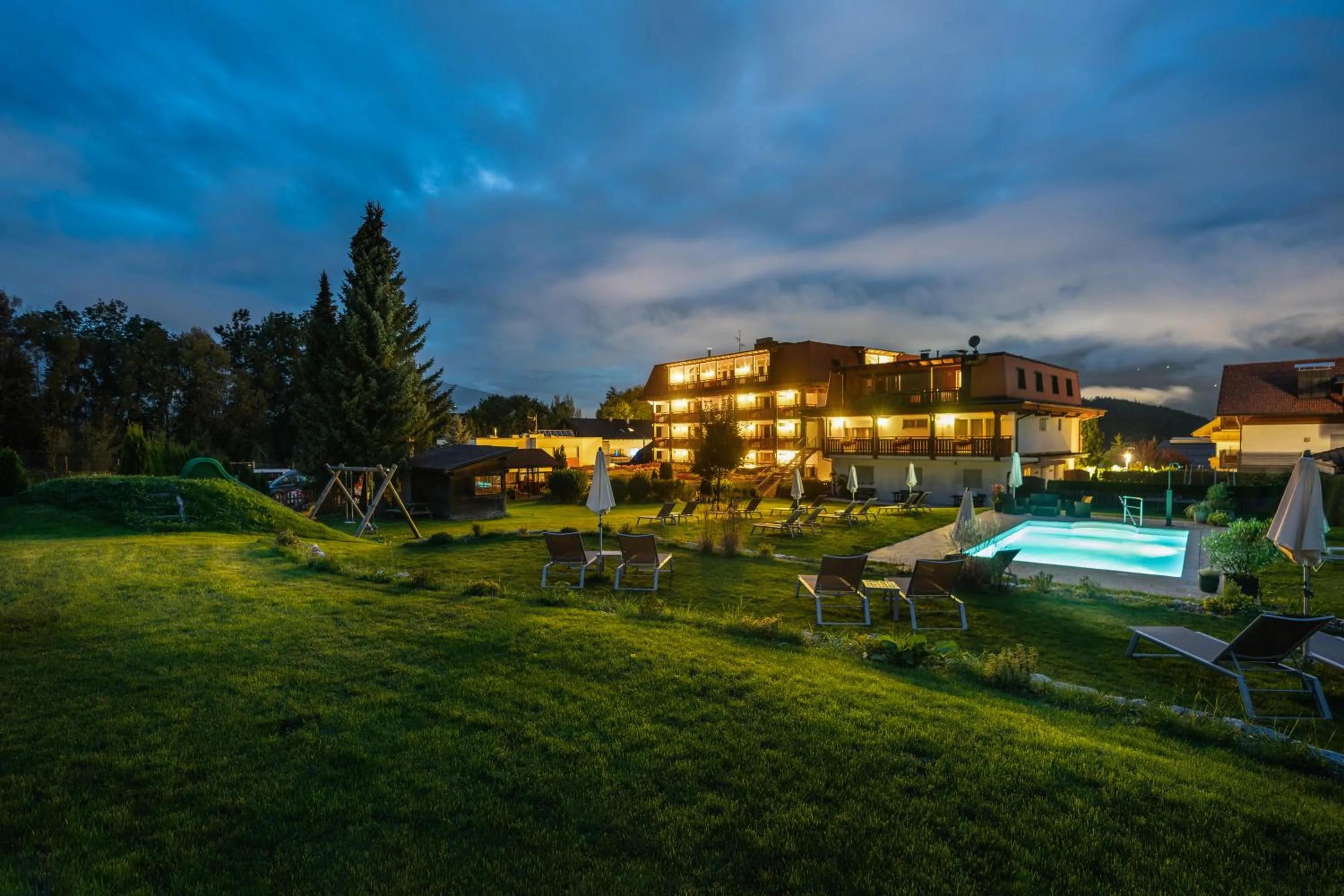 Swimming pool in Hotel Reischach