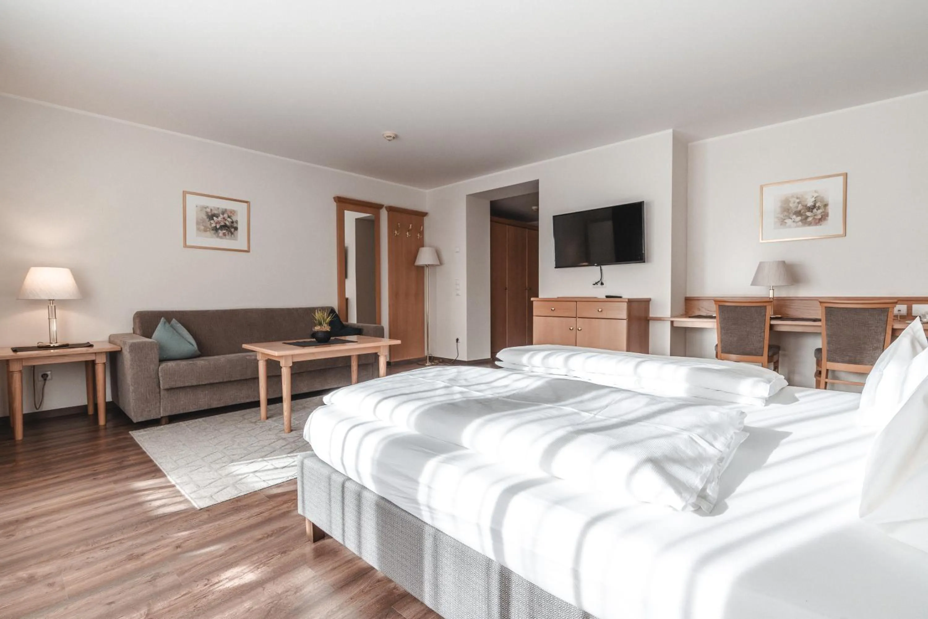 Photo of the whole room, Bed in Hotel Reischach