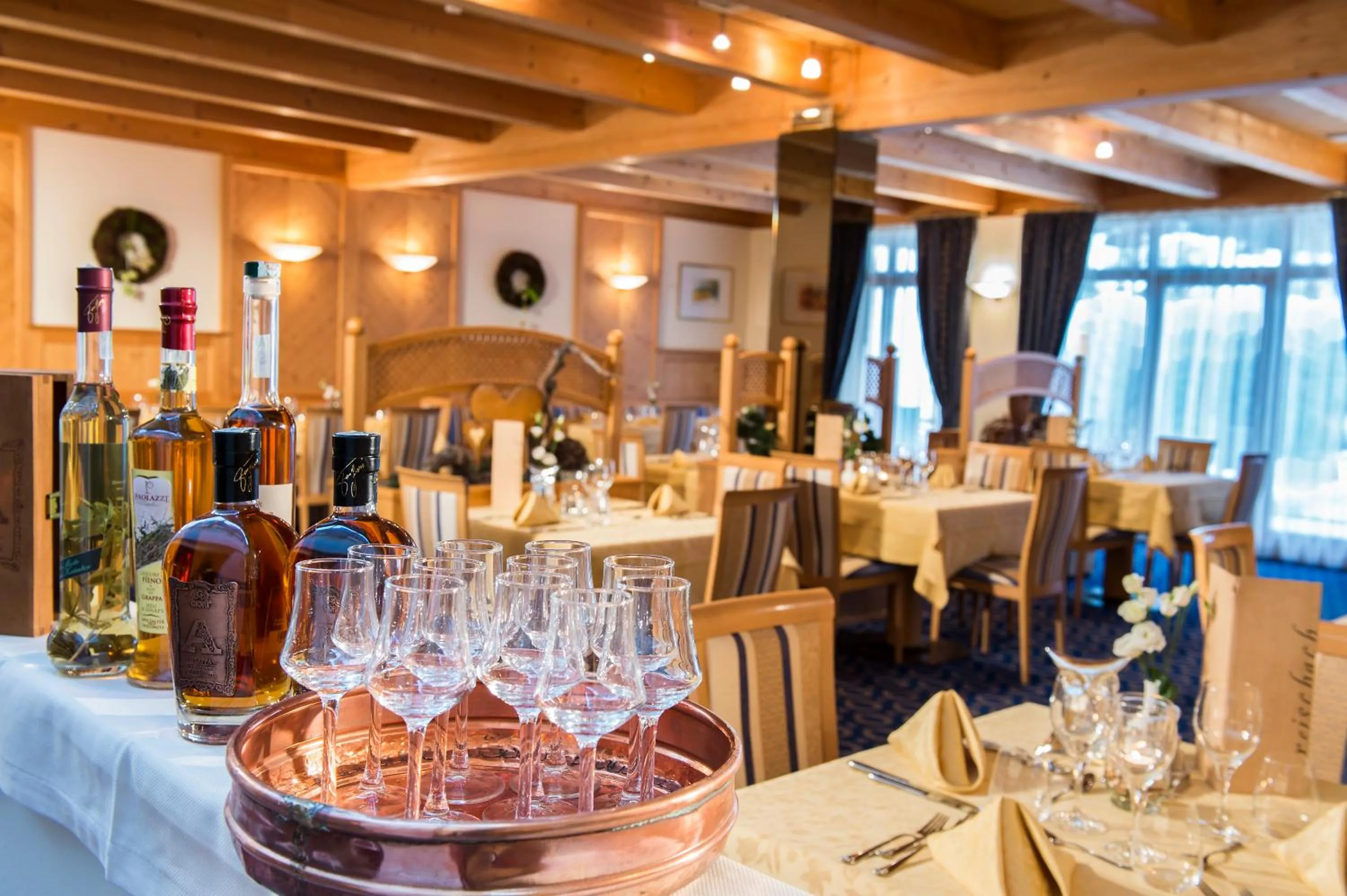 Restaurant/places to eat in Hotel Reischach