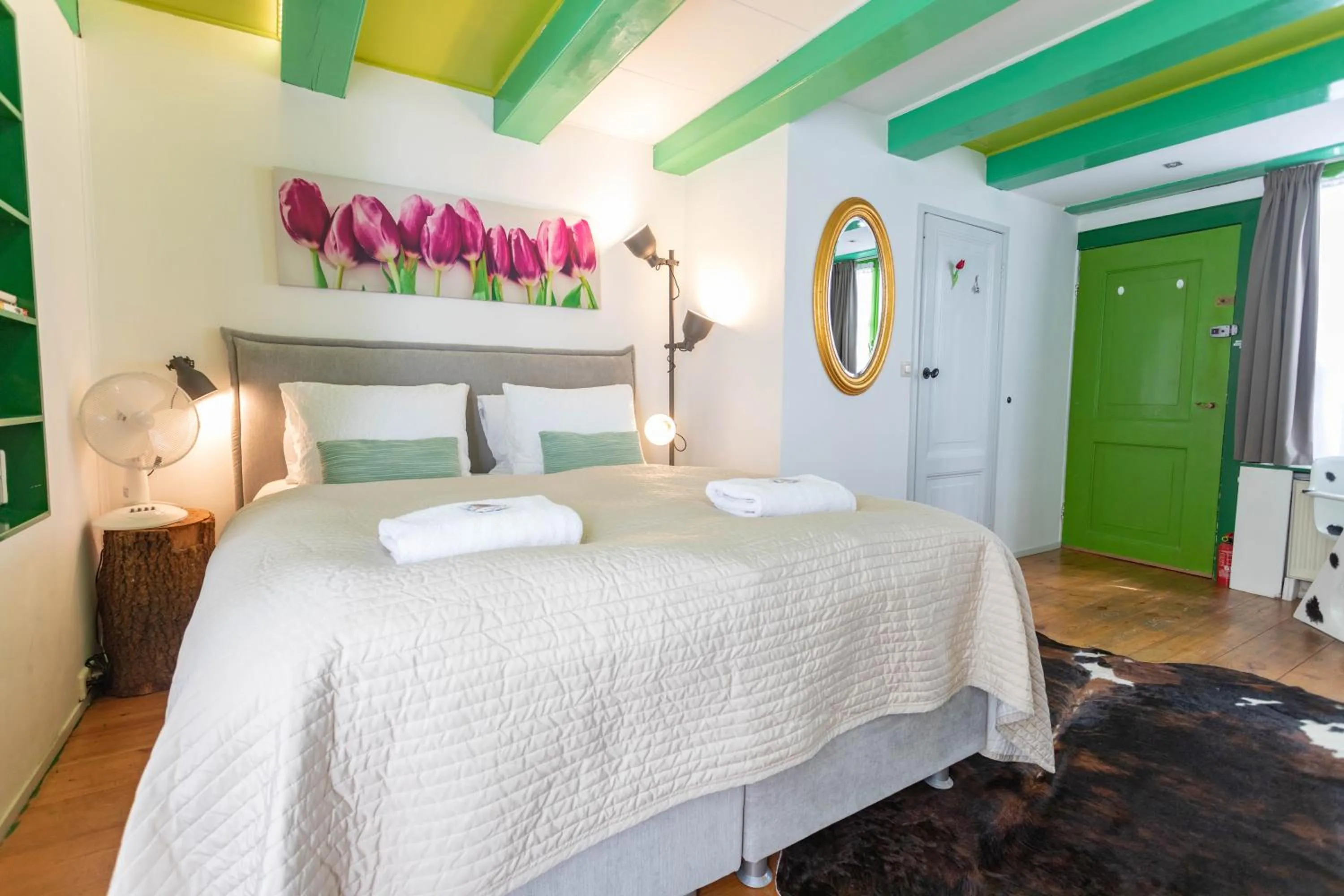 Bed in Tulip of Amsterdam