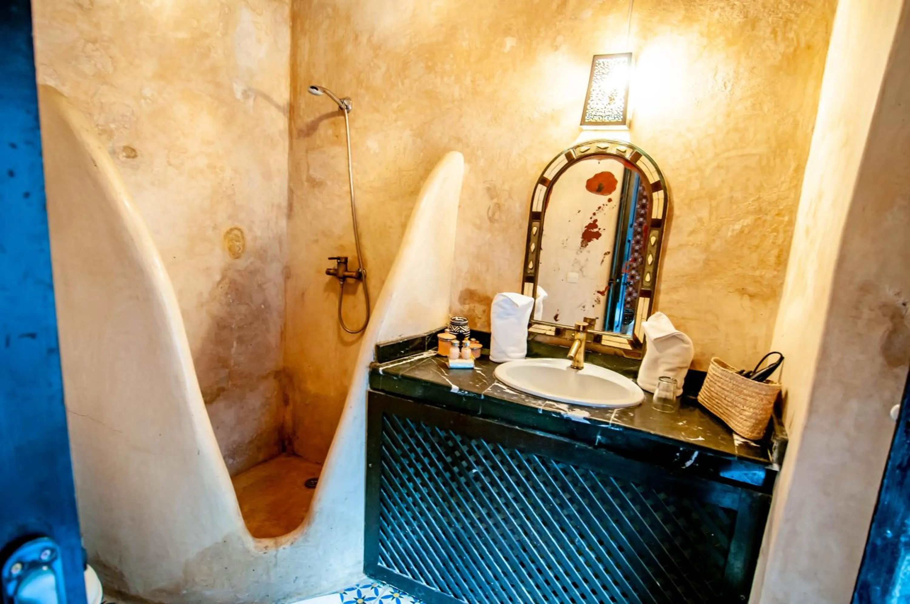 Bathroom in Riad Makila