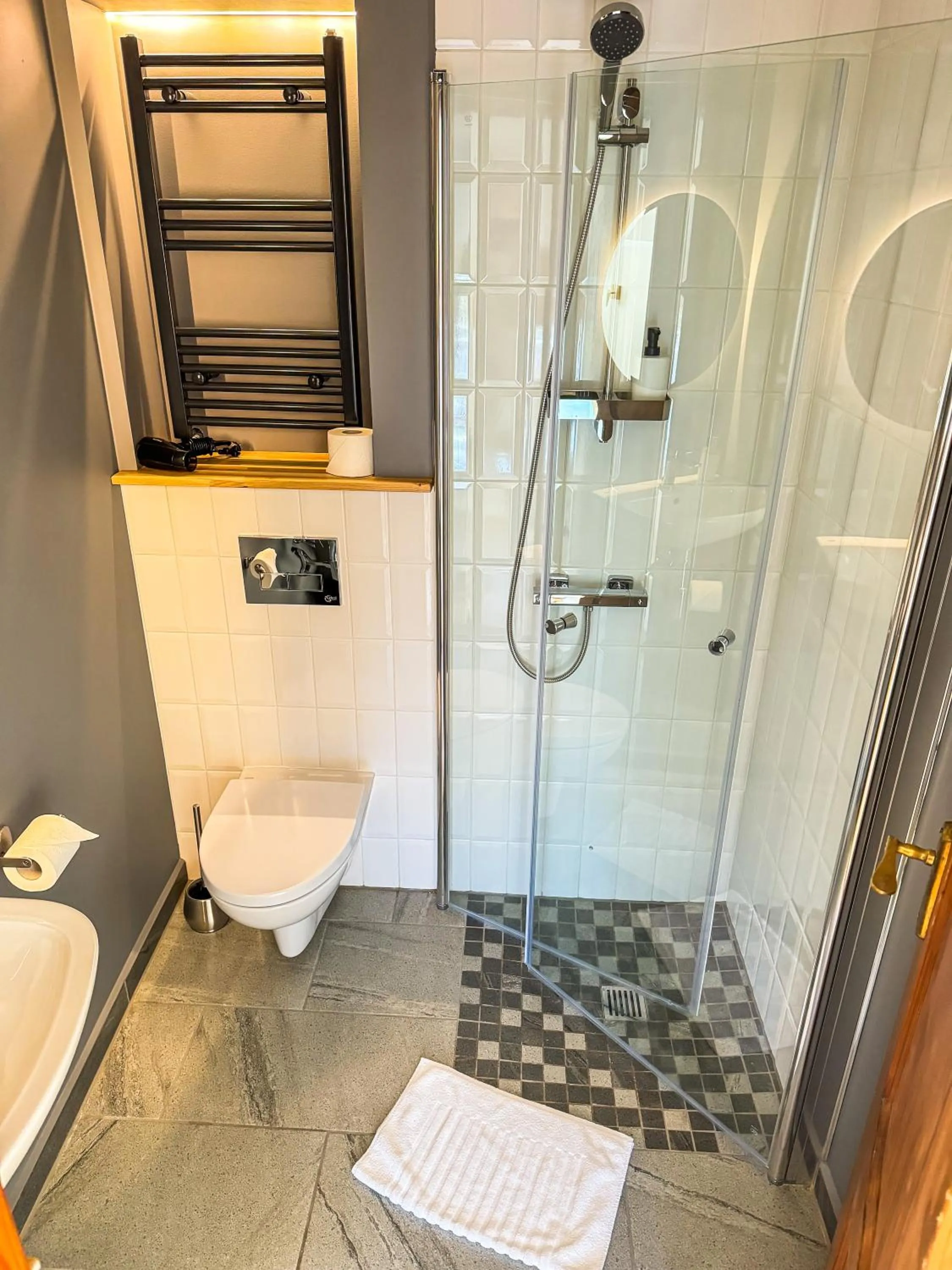 Shower in Veldzes Nams