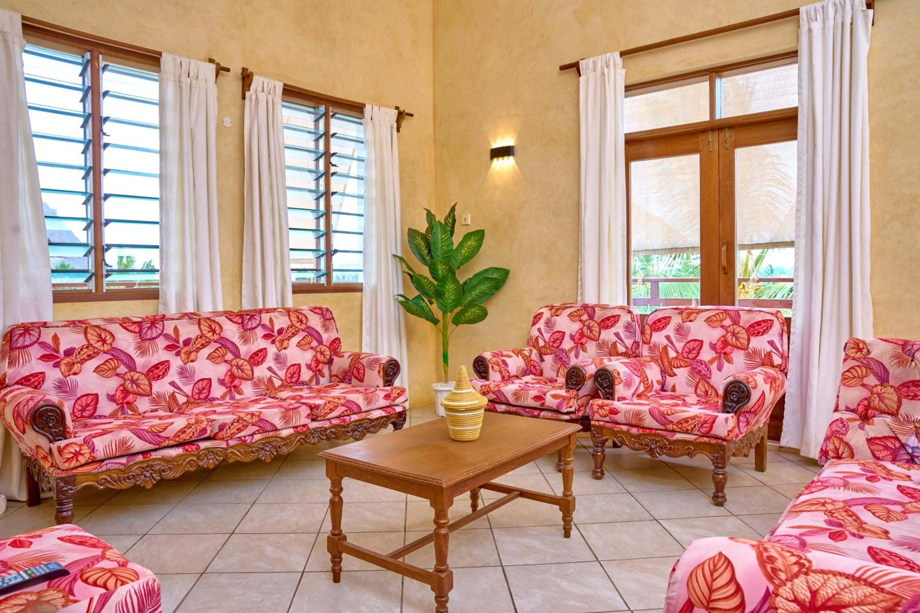 Living room in Flametree Beach Homes