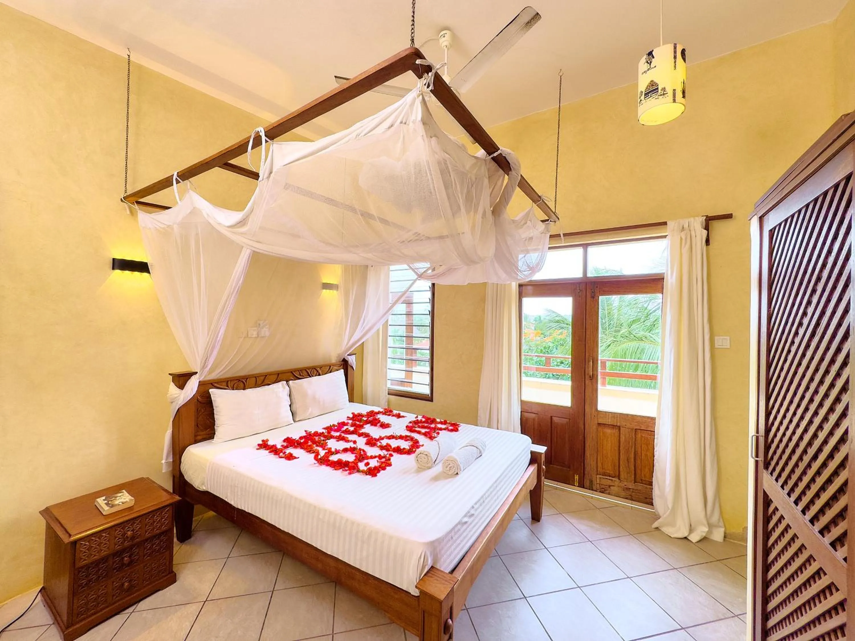 Photo of the whole room, Bed in Flametree Beach Homes