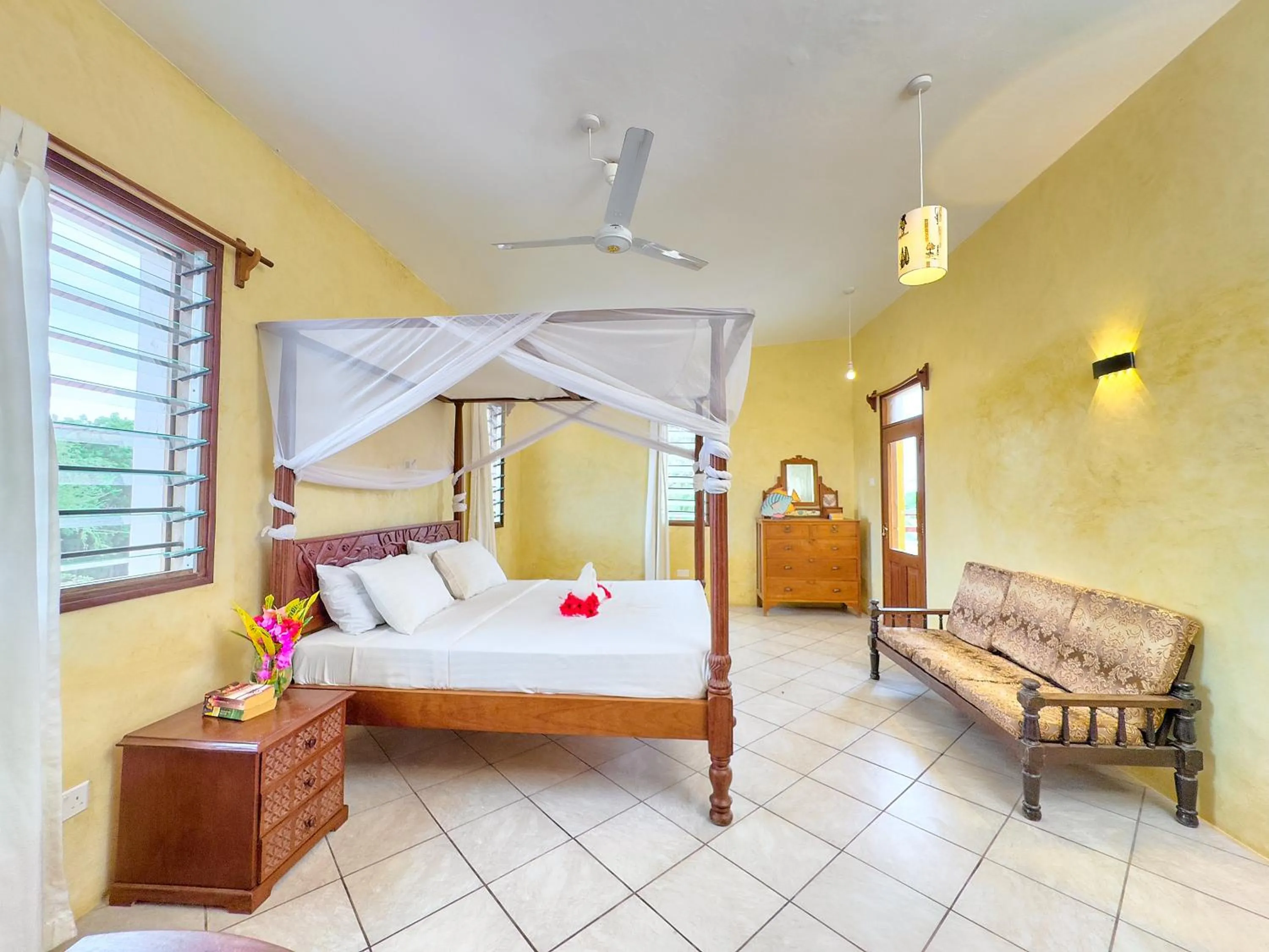 Bedroom, Bed in Flametree Beach Homes
