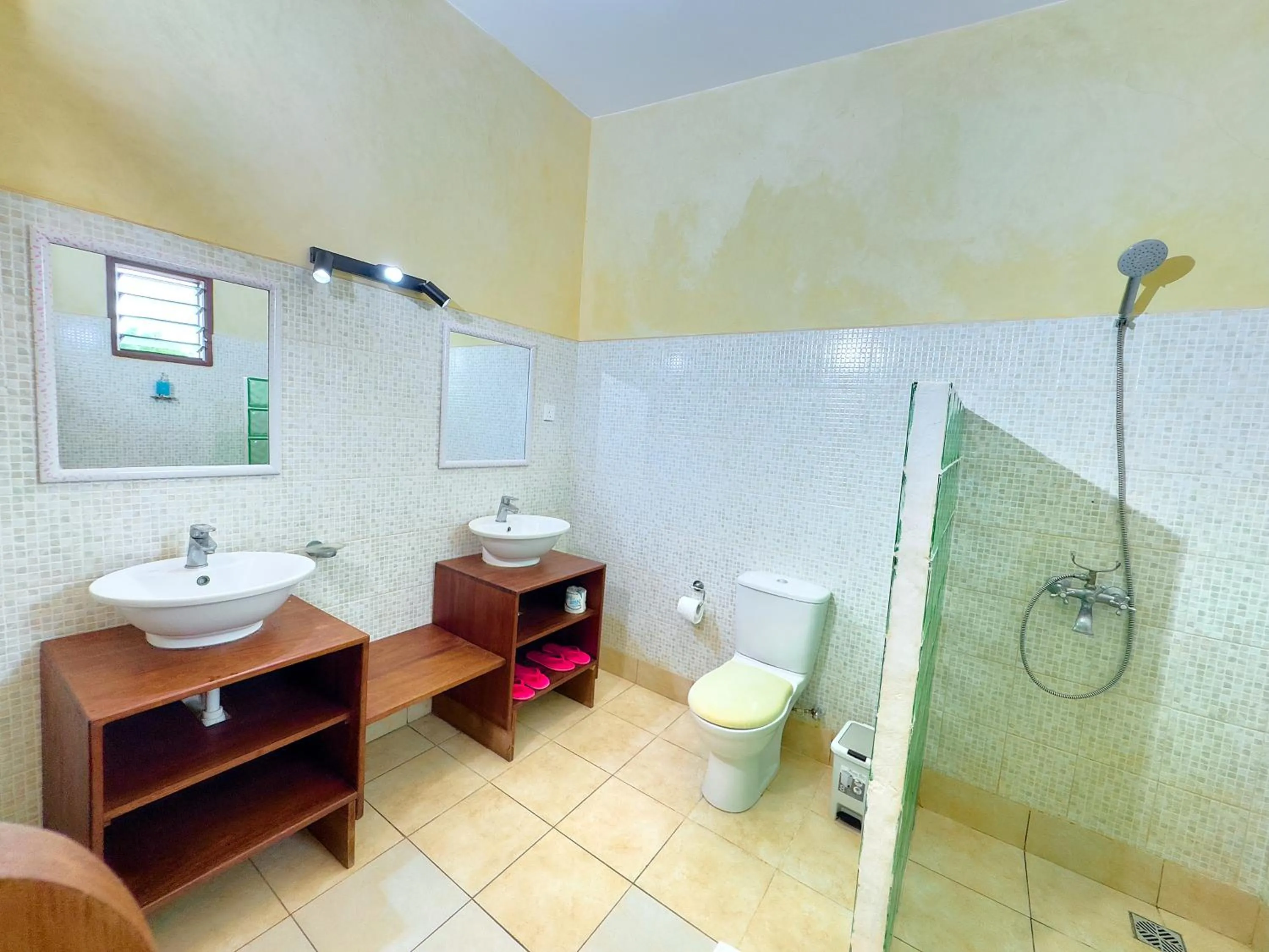 Shower in Flametree Beach Homes