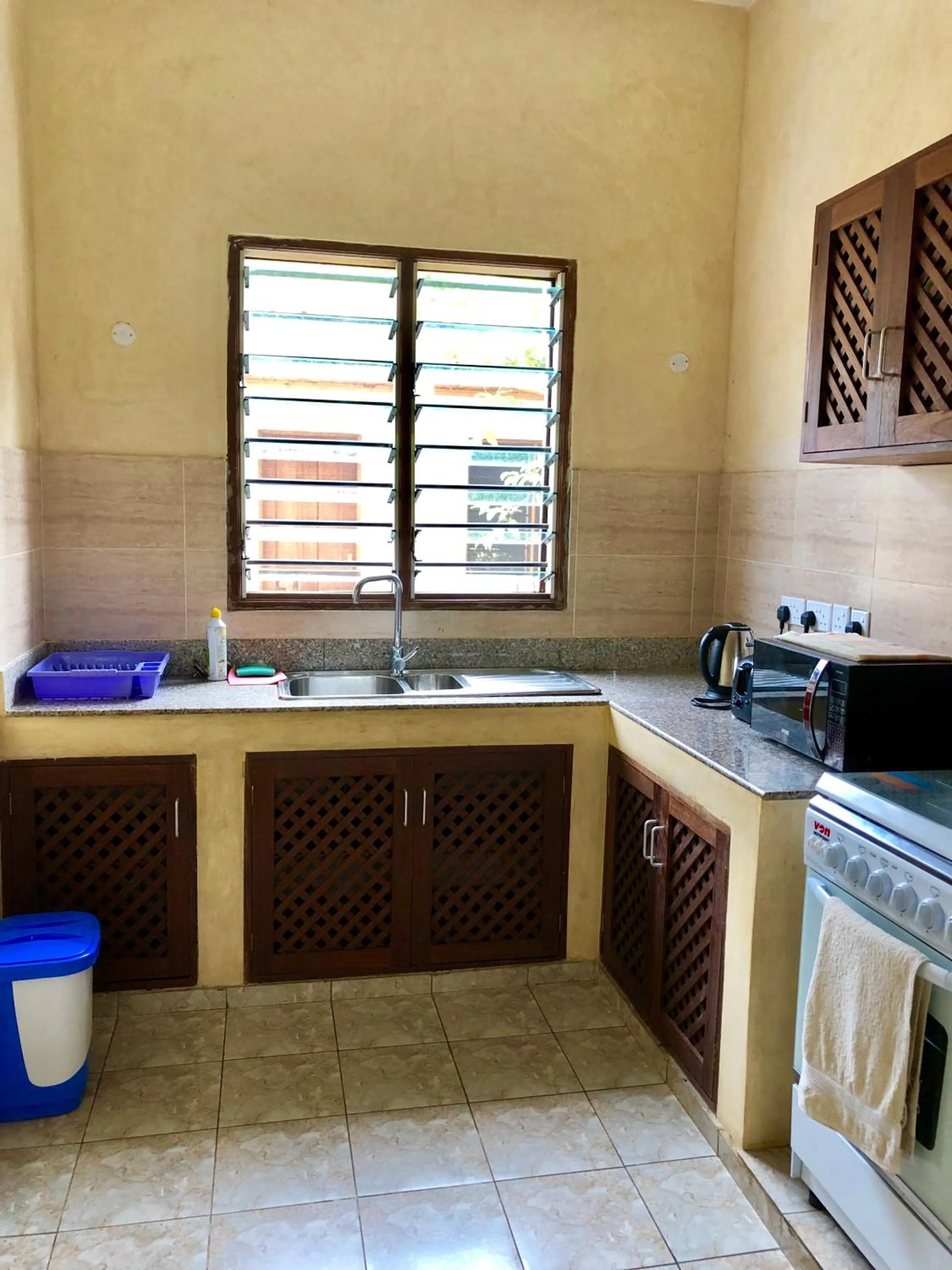 Kitchen or kitchenette in Flametree Beach Homes