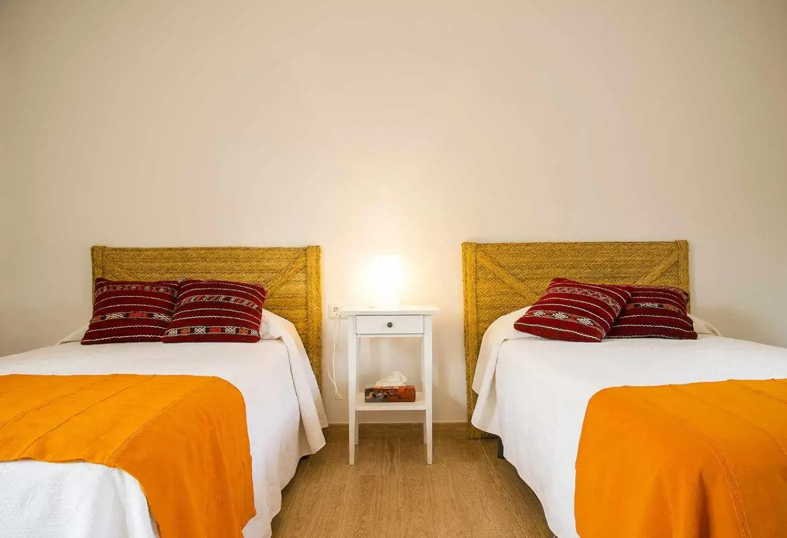 Twin Room with Private Bathroom in B&B Masía Aitona Twin Room with Private Bathroom in B&B Masía Aitona