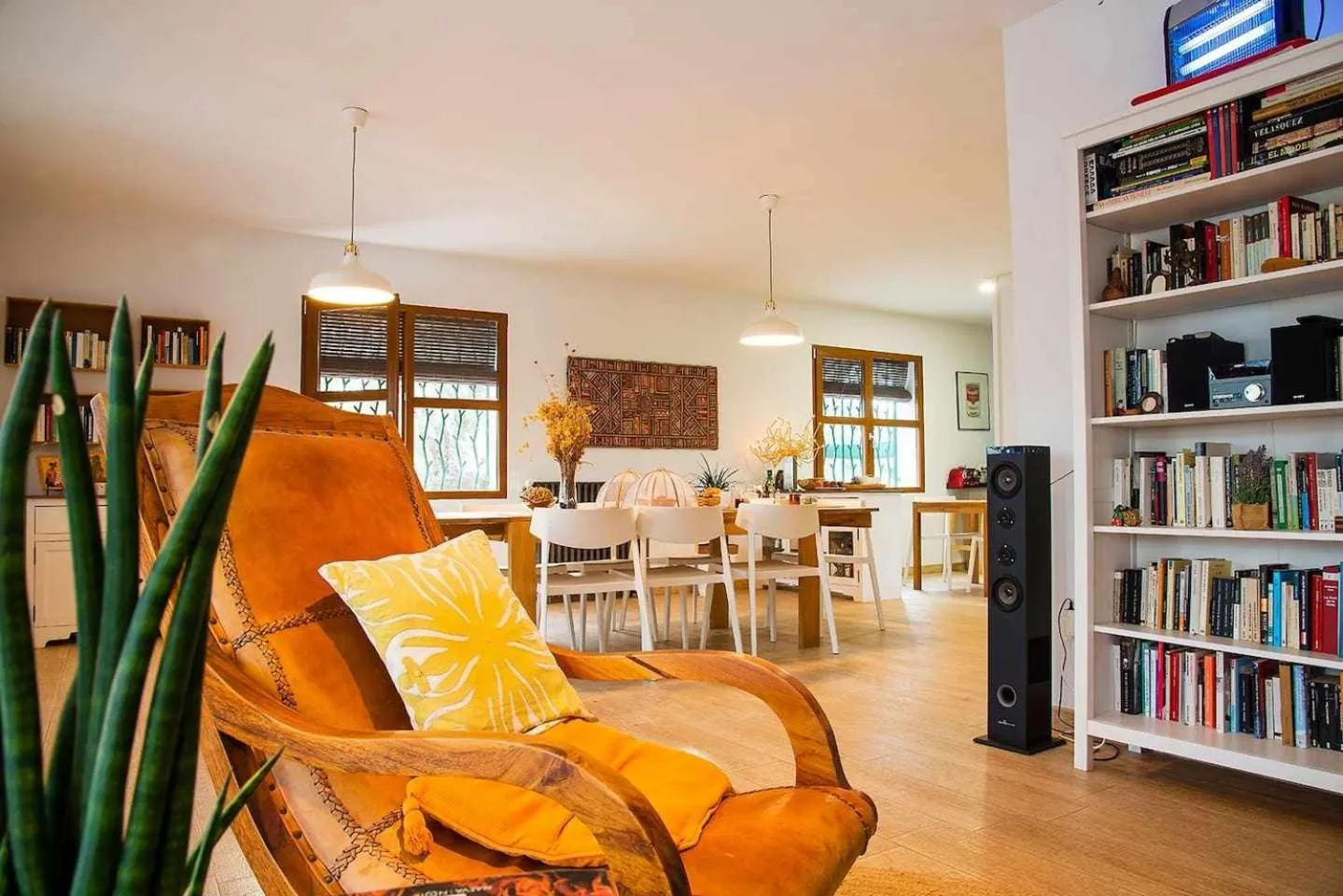 Library in B&B Masía Aitona