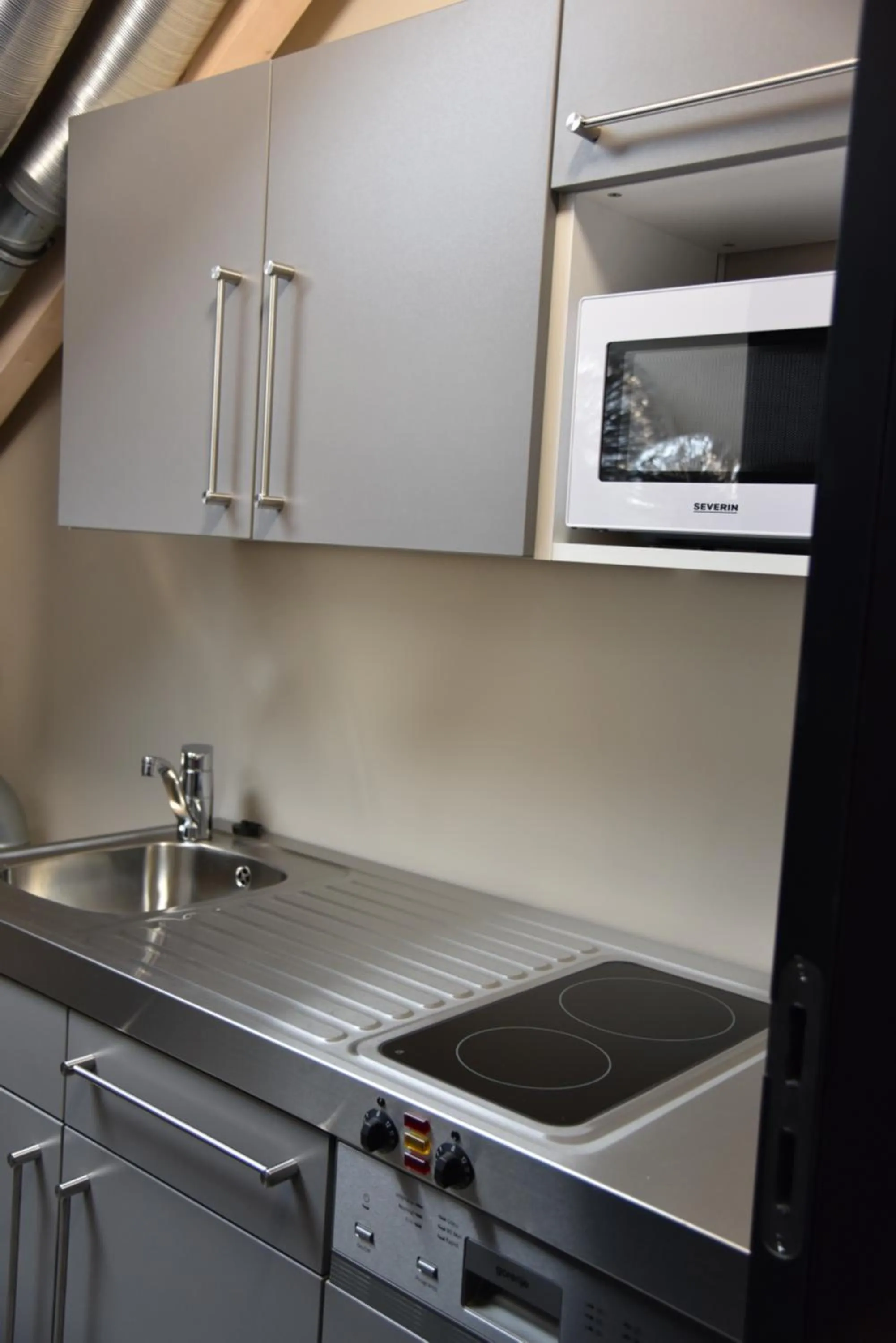 Kitchen or kitchenette in Airfield Living - Airport