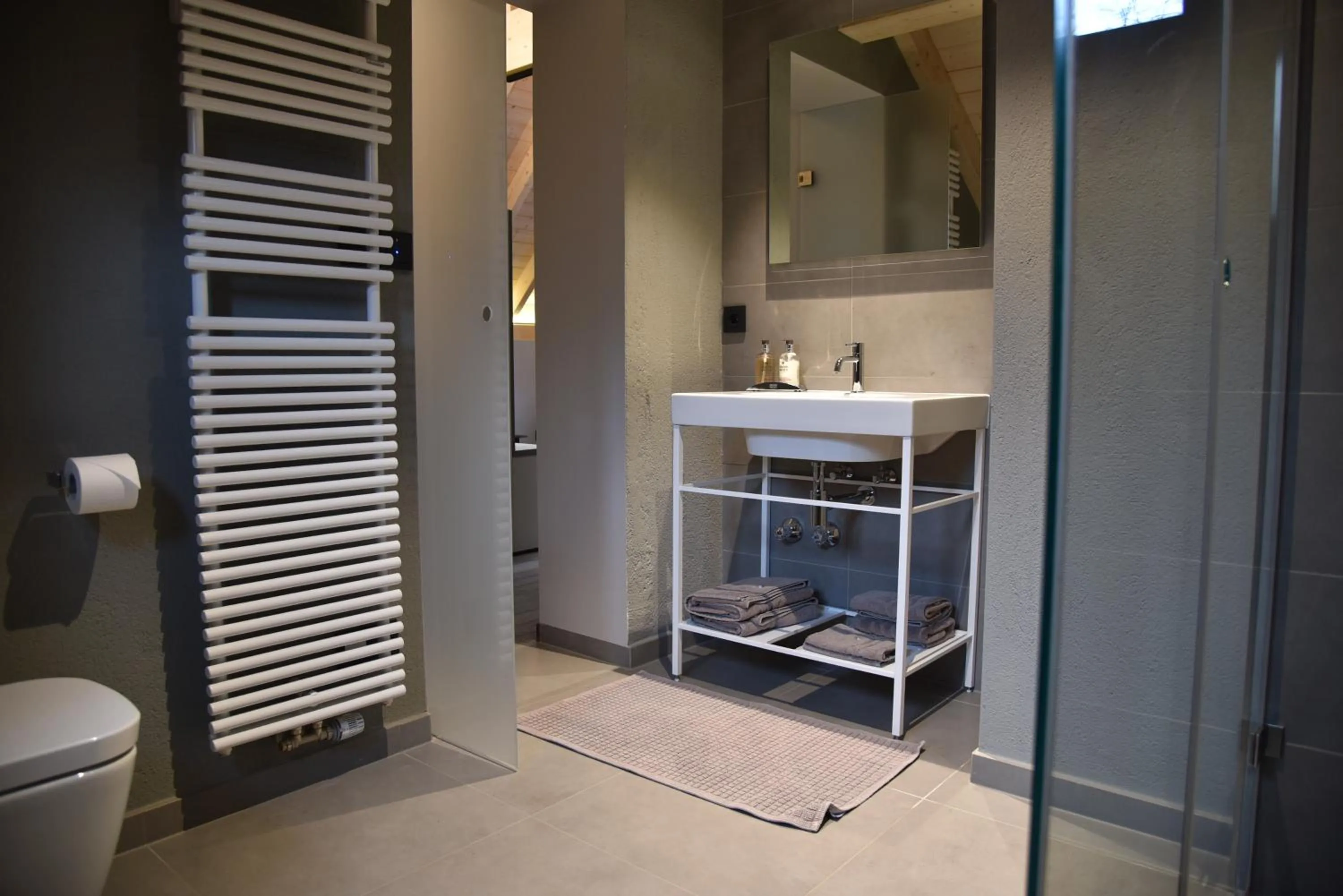 Bathroom in Airfield Living - Airport