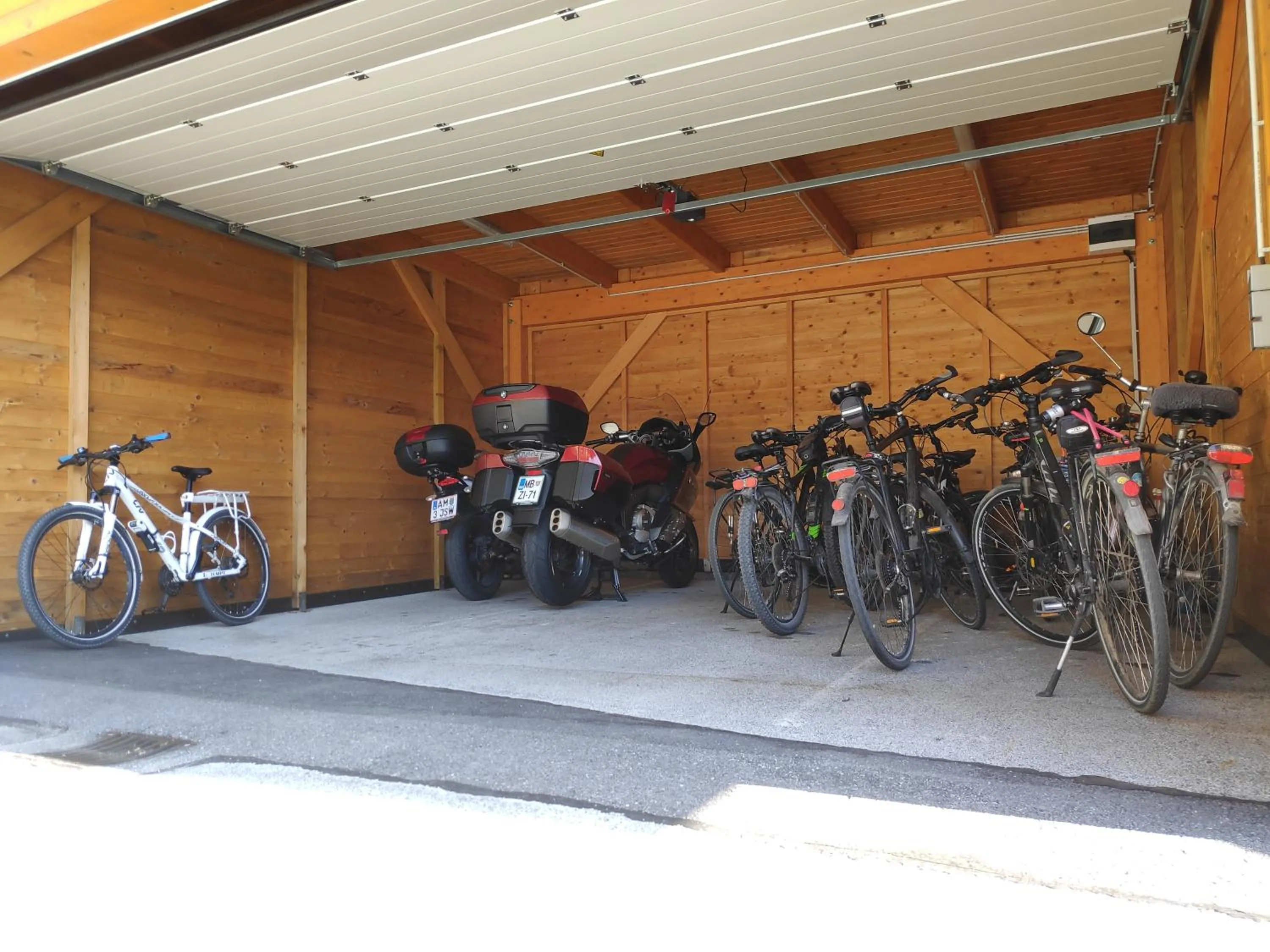 Cycling in Hotel Bau Maribor