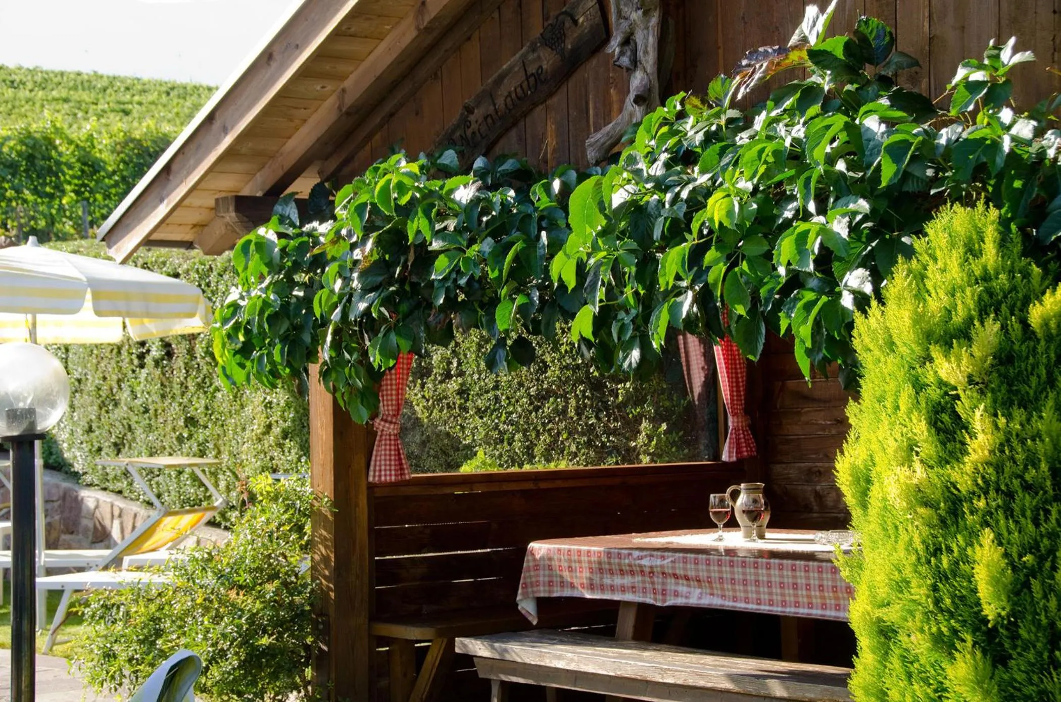 Garden in Ferienwohnungen Lanserhof