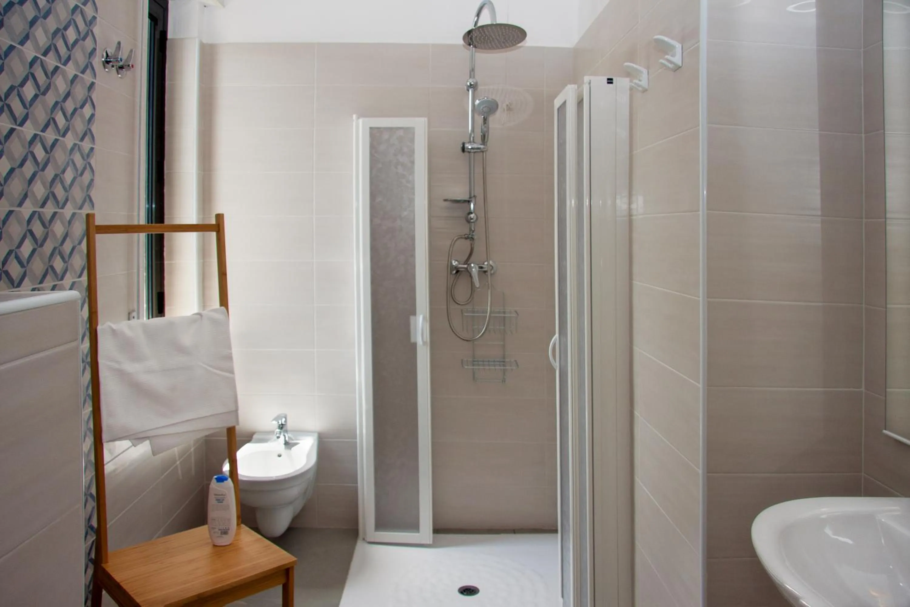 Shower in Residence Sunrise