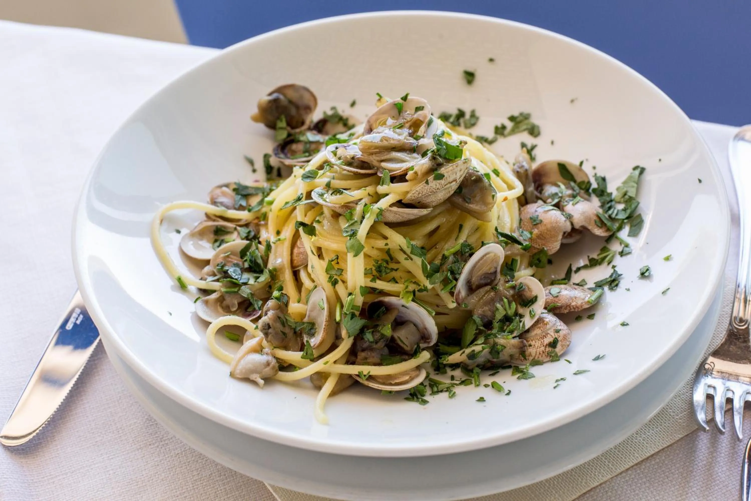 Restaurant/places to eat in Residence Sunrise