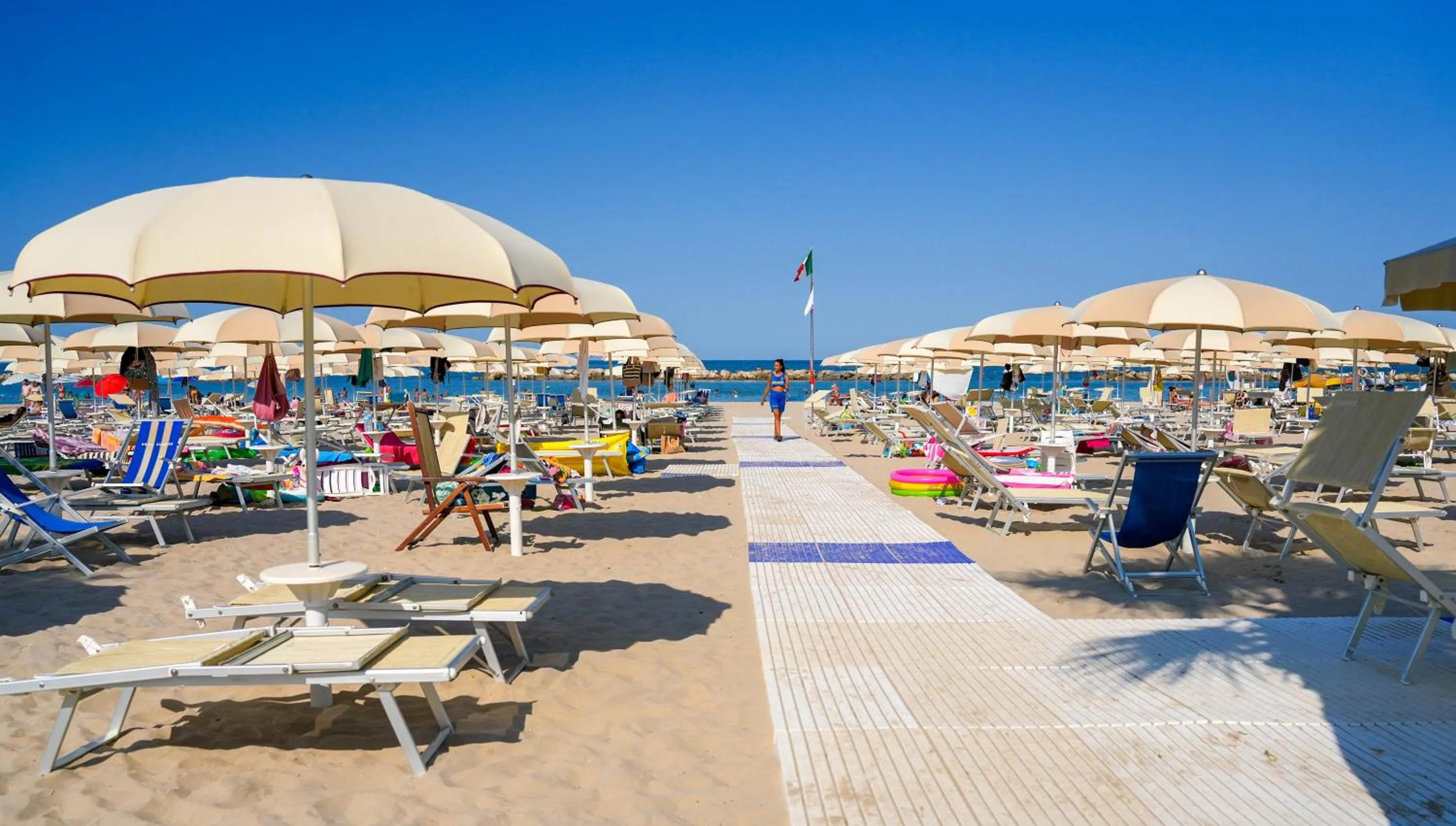 Beach in Residence Sunrise