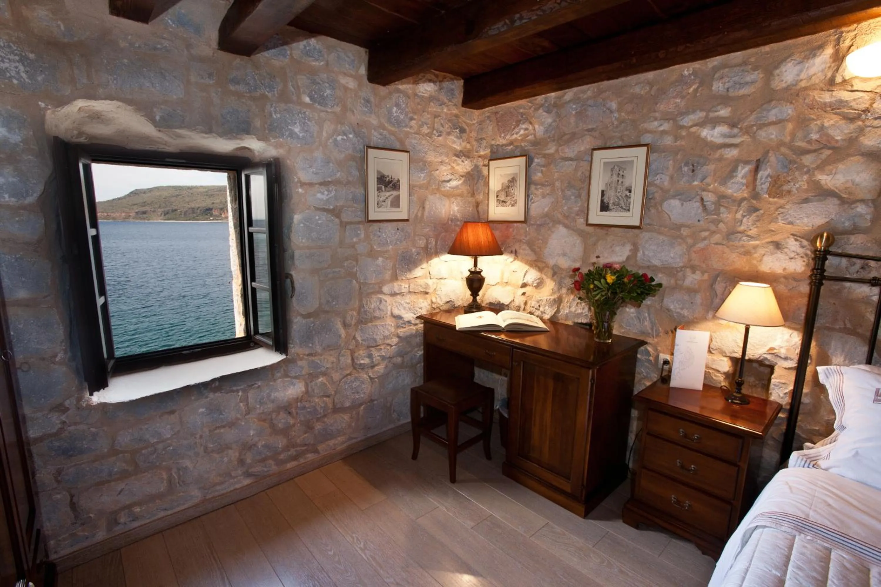 Photo of the whole room, Bed in Mavromichalai