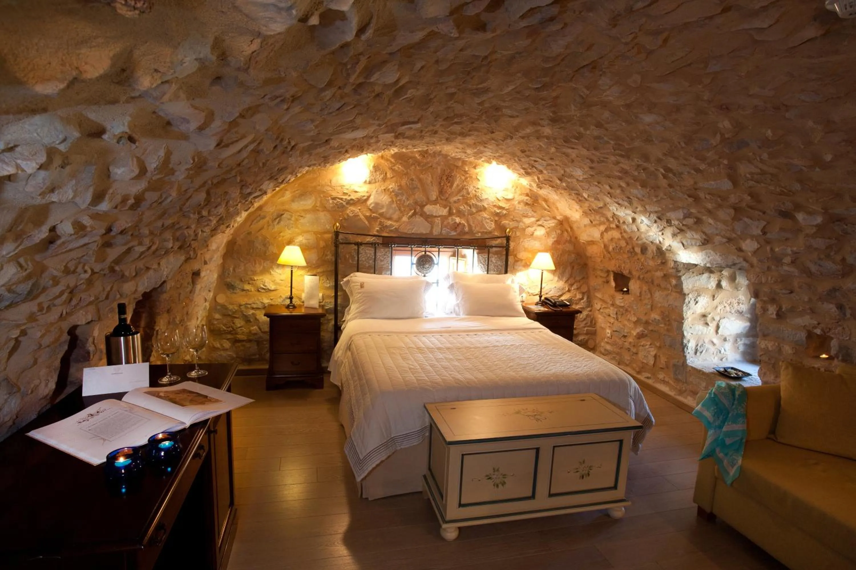 Photo of the whole room, Bed in Mavromichalai