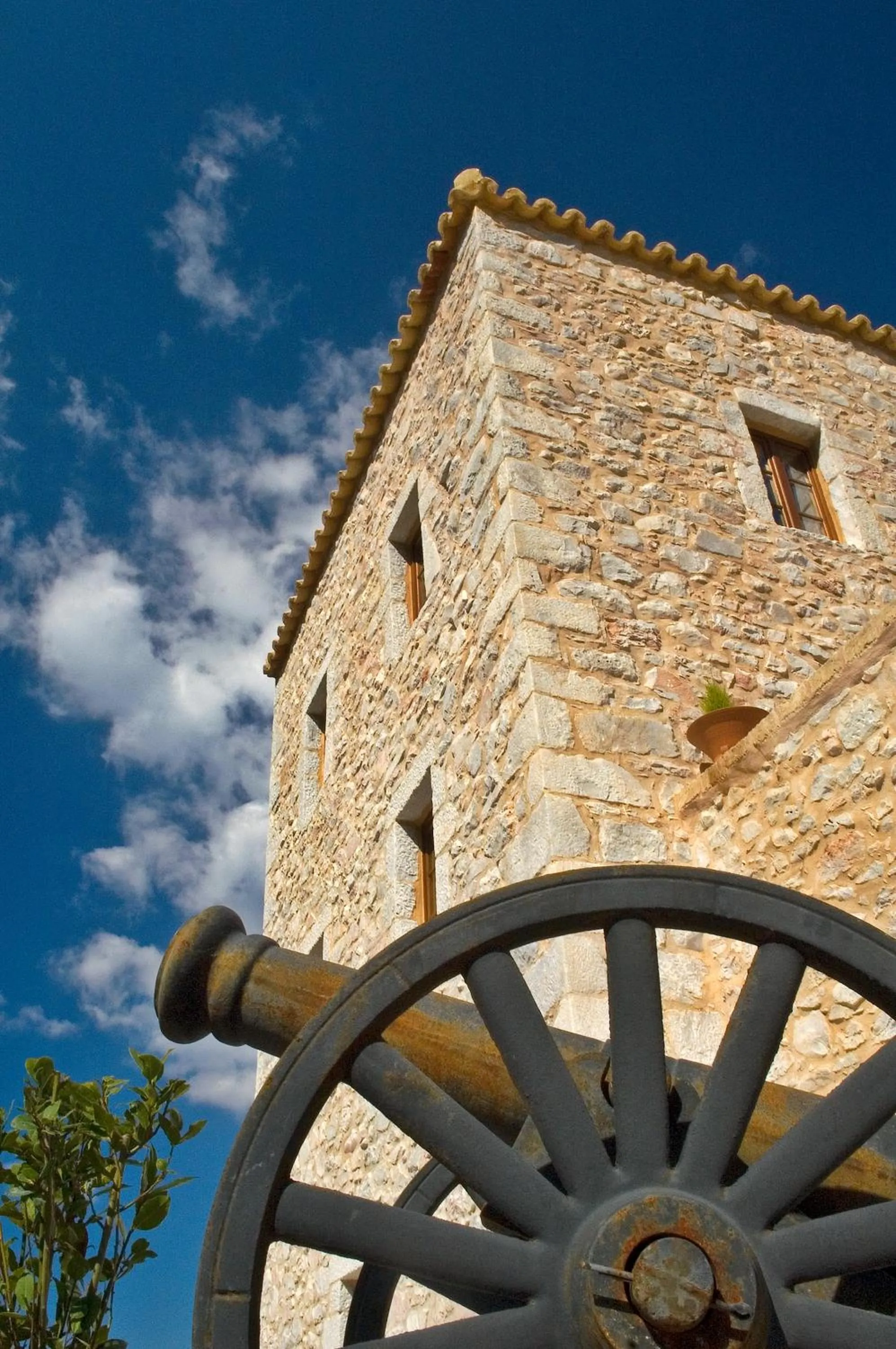 Facade/entrance in Mavromichalai