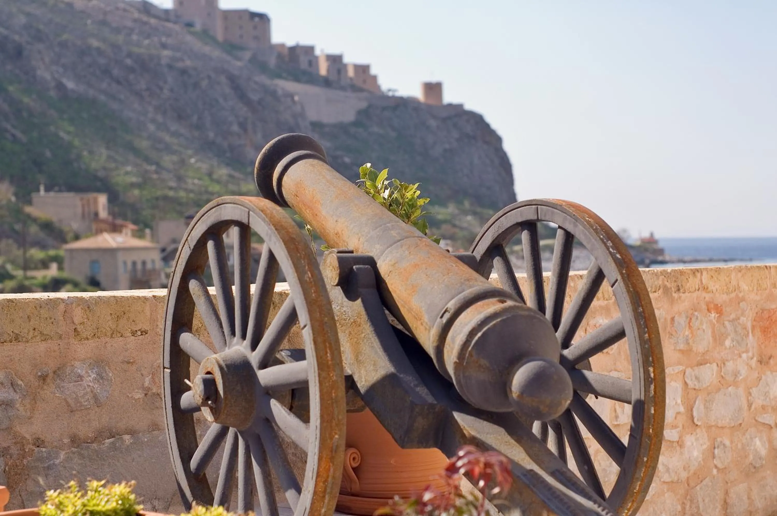 Decorative detail in Mavromichalai