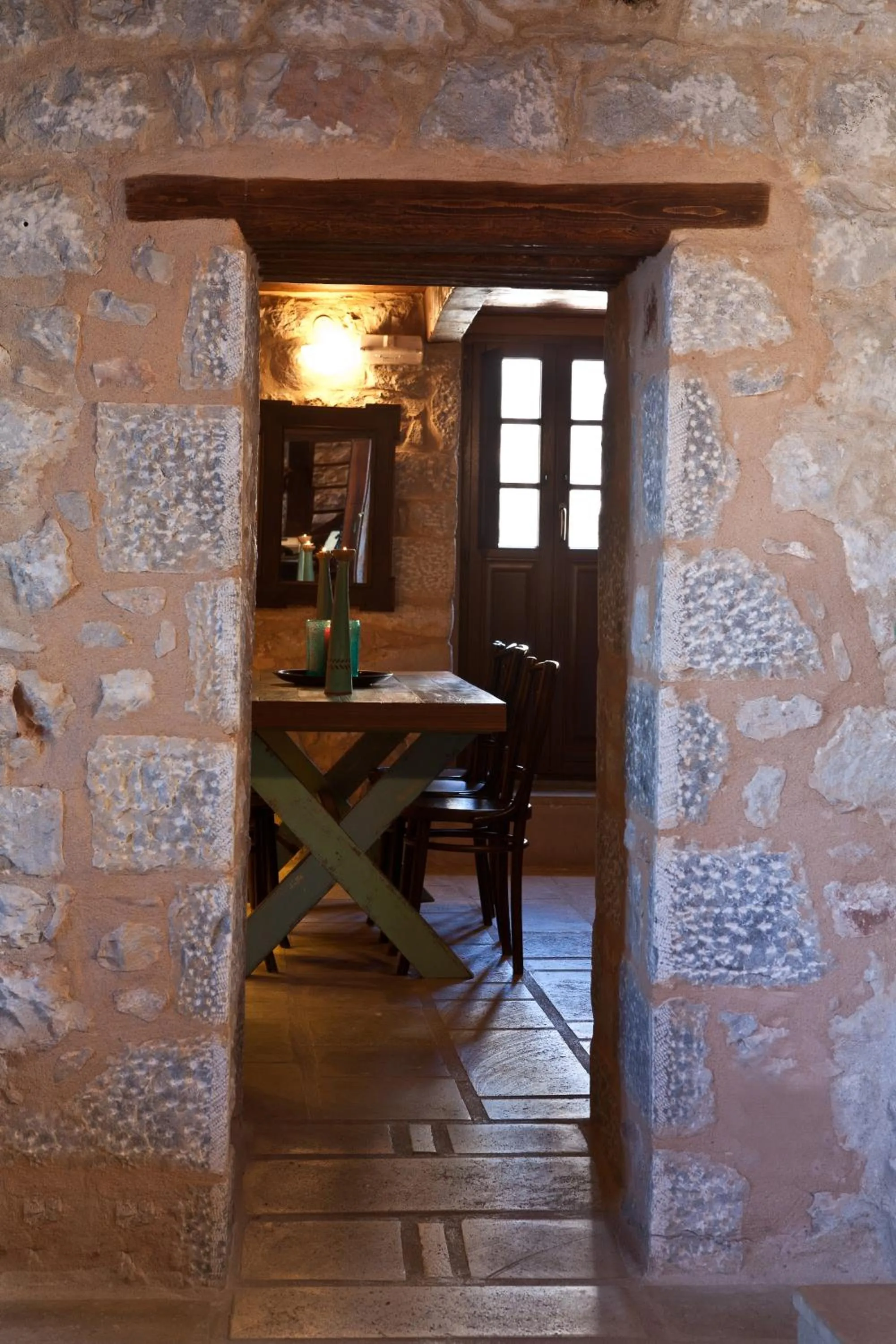 Restaurant/places to eat in Mavromichalai