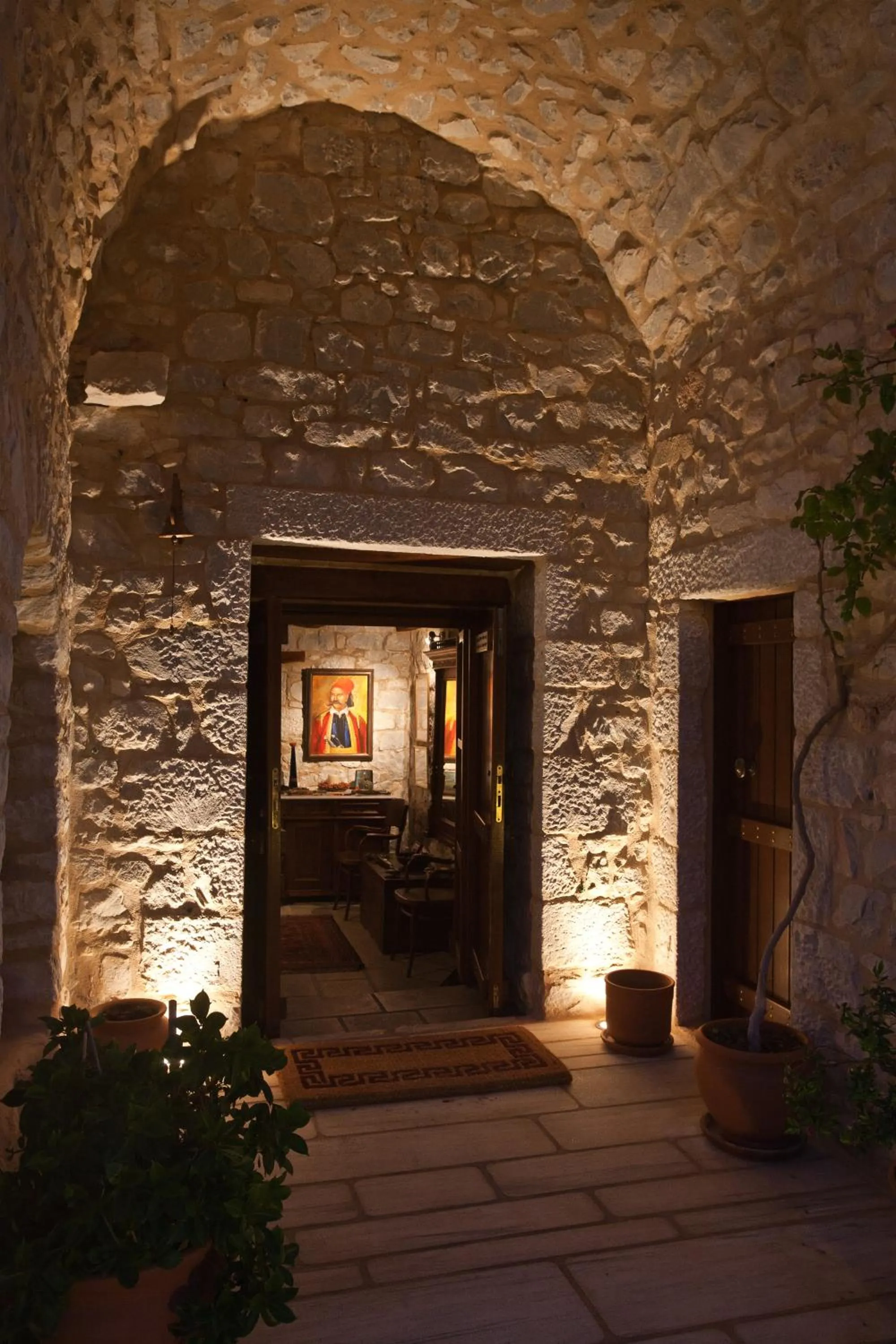 Facade/entrance in Mavromichalai