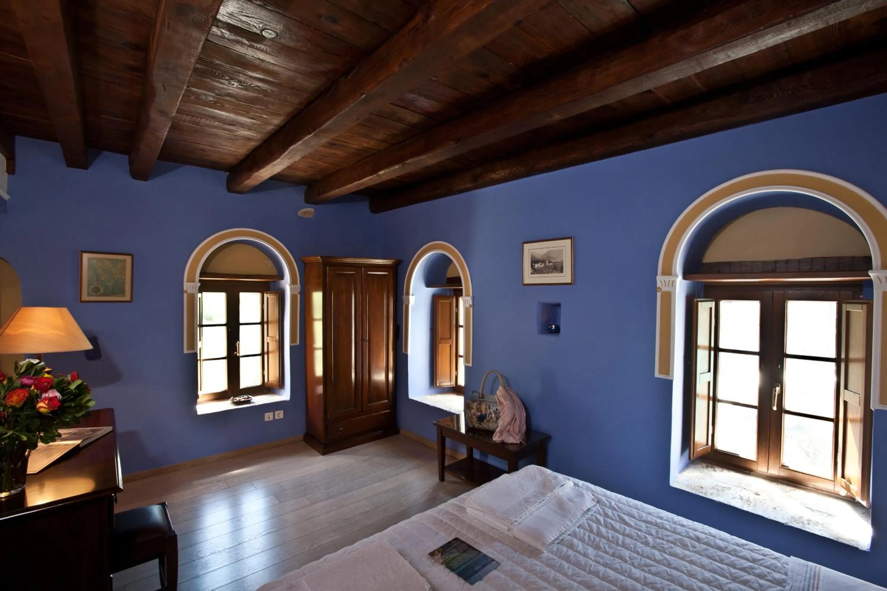 Photo of the whole room, Bed in Mavromichalai