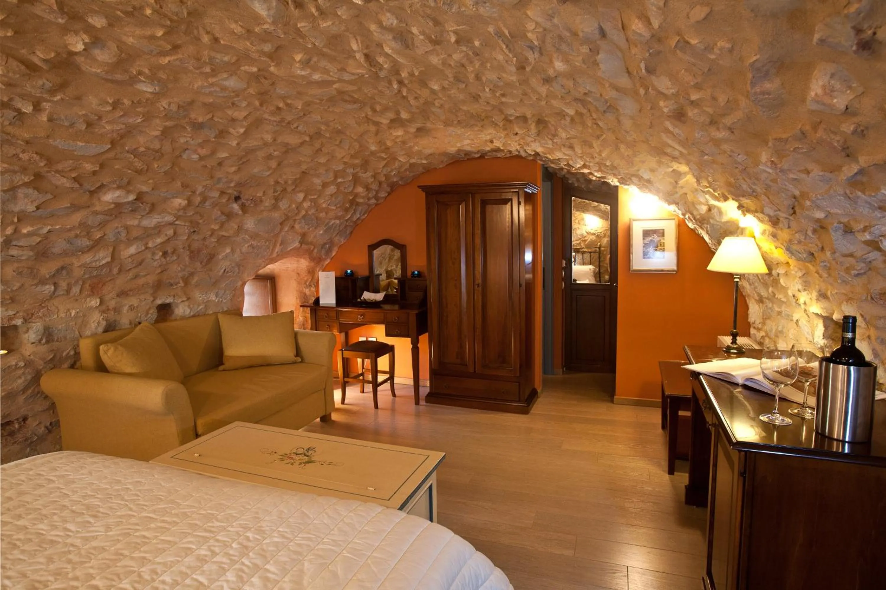 Photo of the whole room, Bed in Mavromichalai