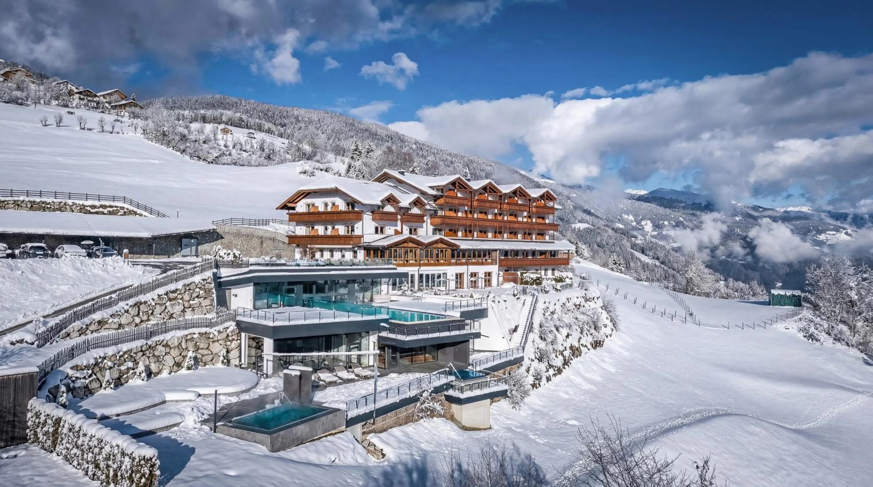 Property building in Panoramahotel Huberhof