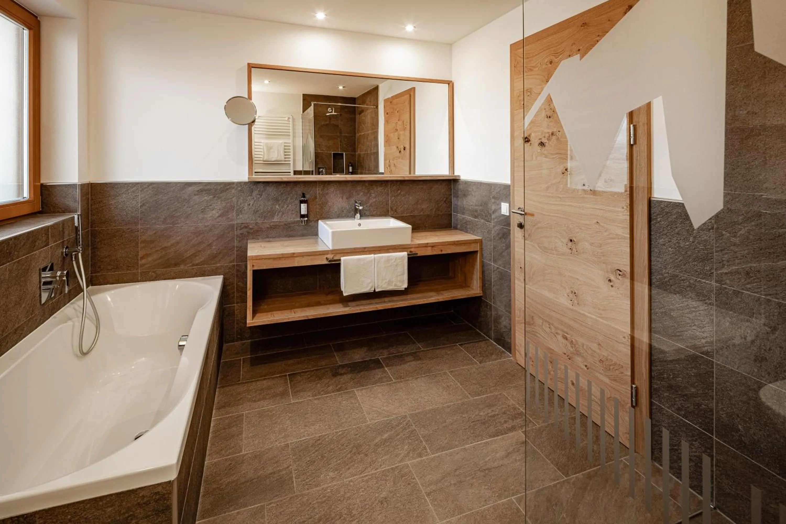 Shower in Panoramahotel Huberhof