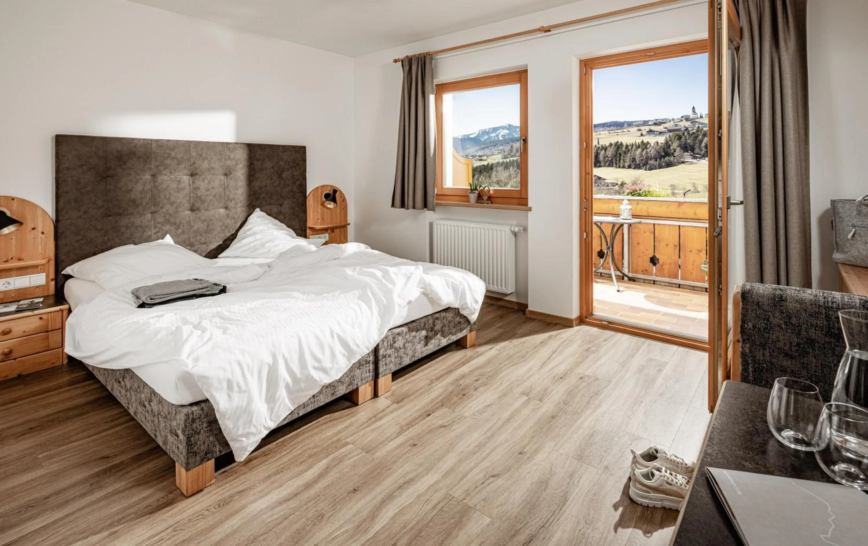 Photo of the whole room, Bed in Panoramahotel Huberhof