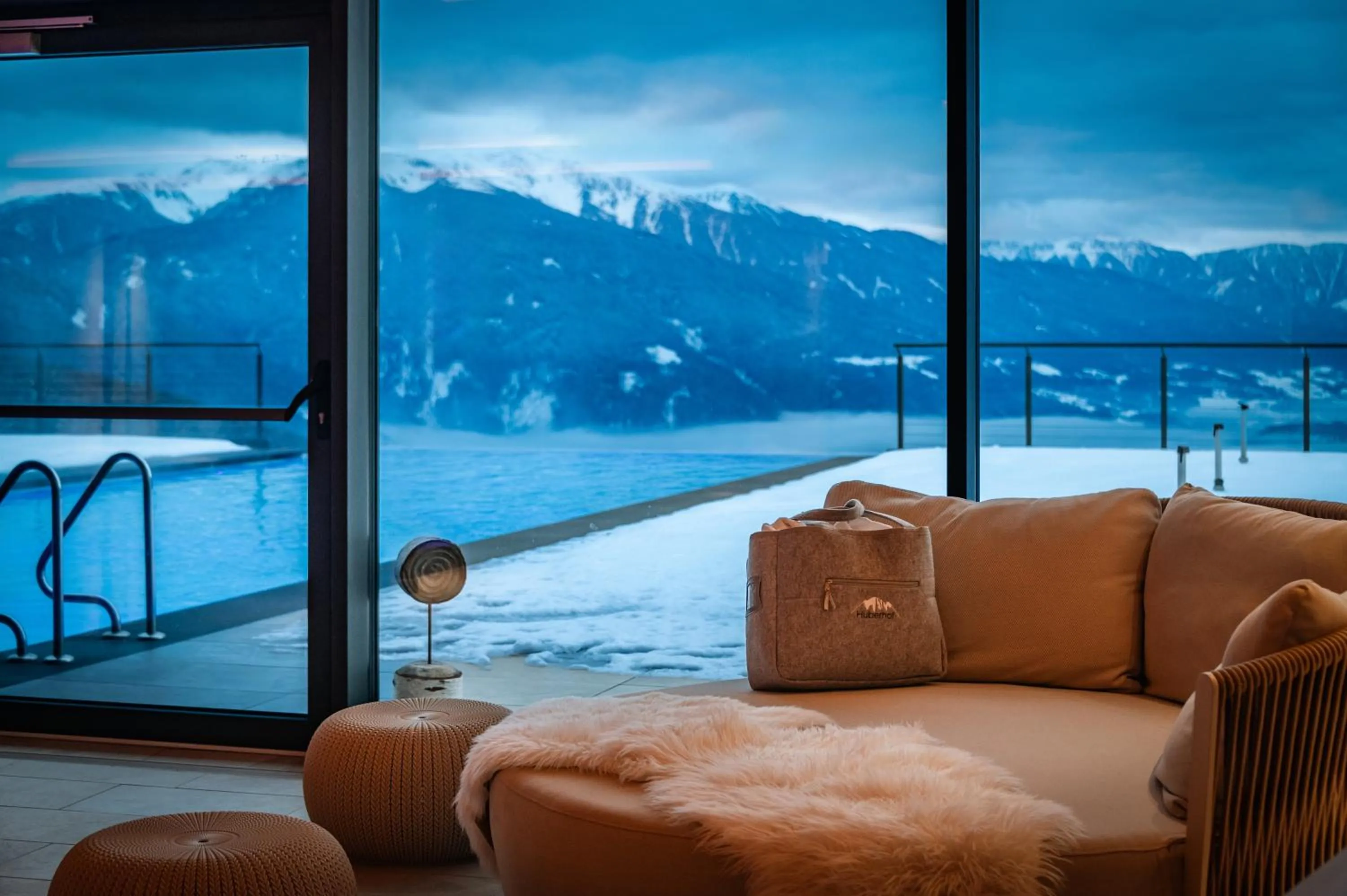 Swimming pool in Panoramahotel Huberhof