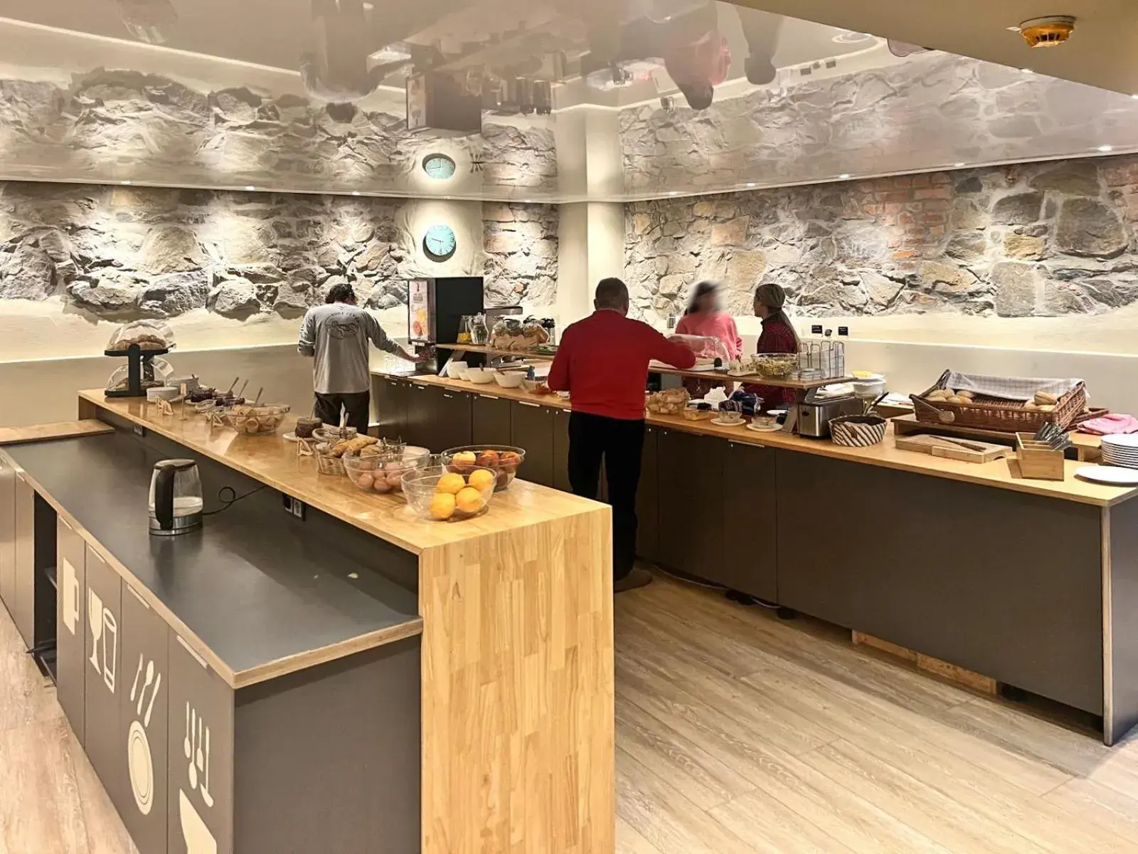 Breakfast in Five Elements Hostel & Capsules Leipzig Breakfast in Five Elements Hostel & Capsules Leipzig